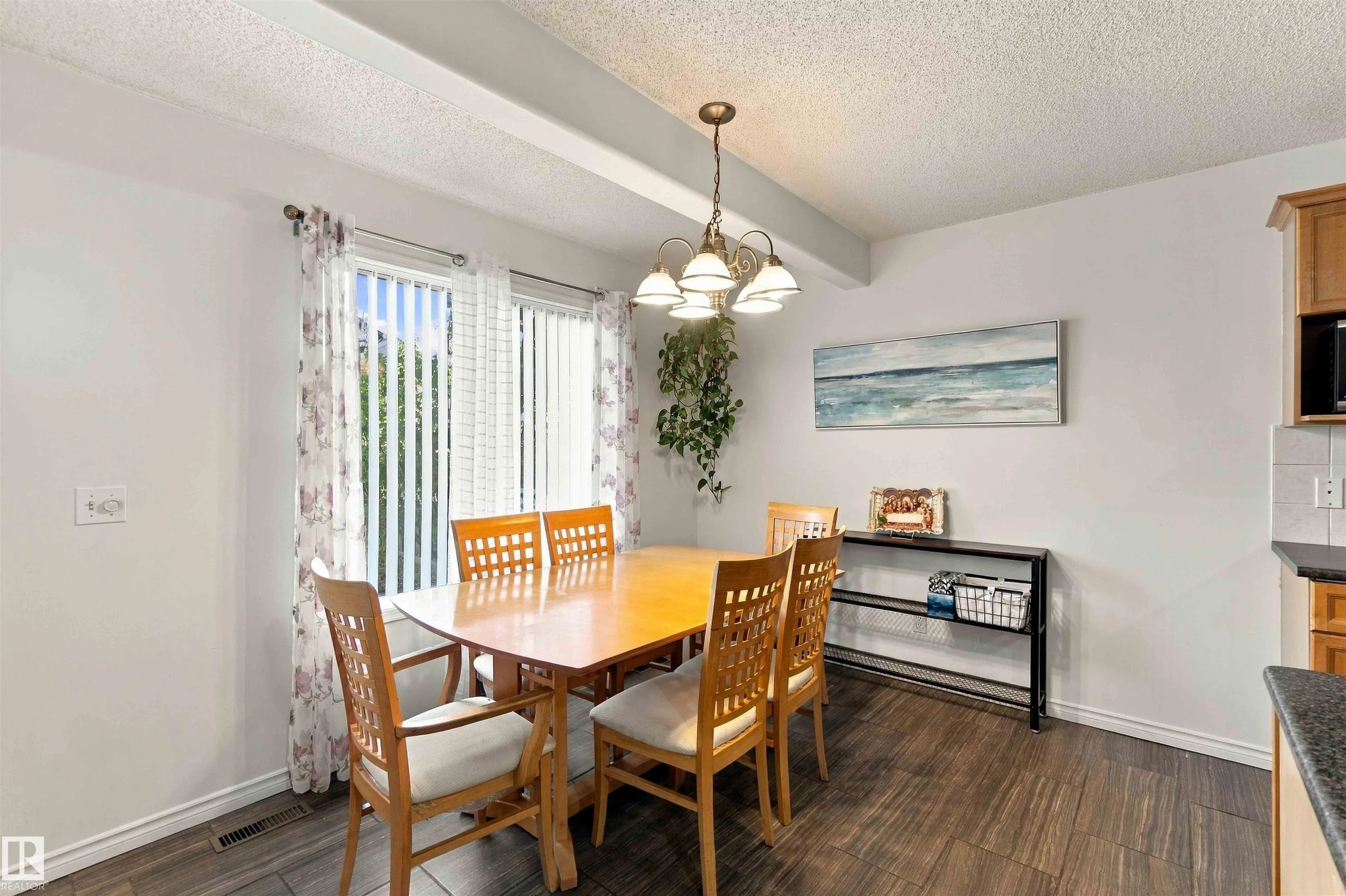 3524 MCLEAN Crescent