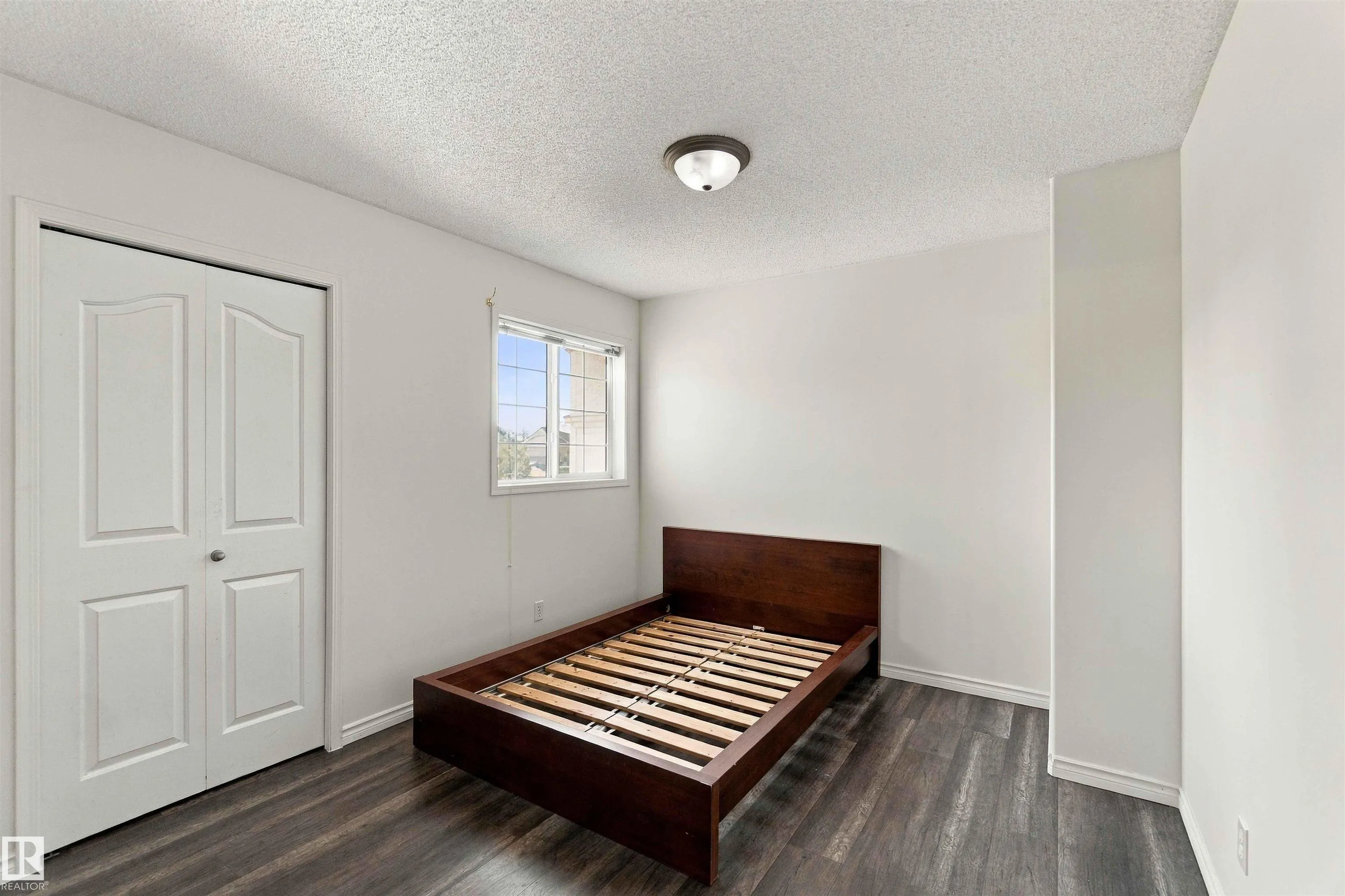 3524 MCLEAN Crescent