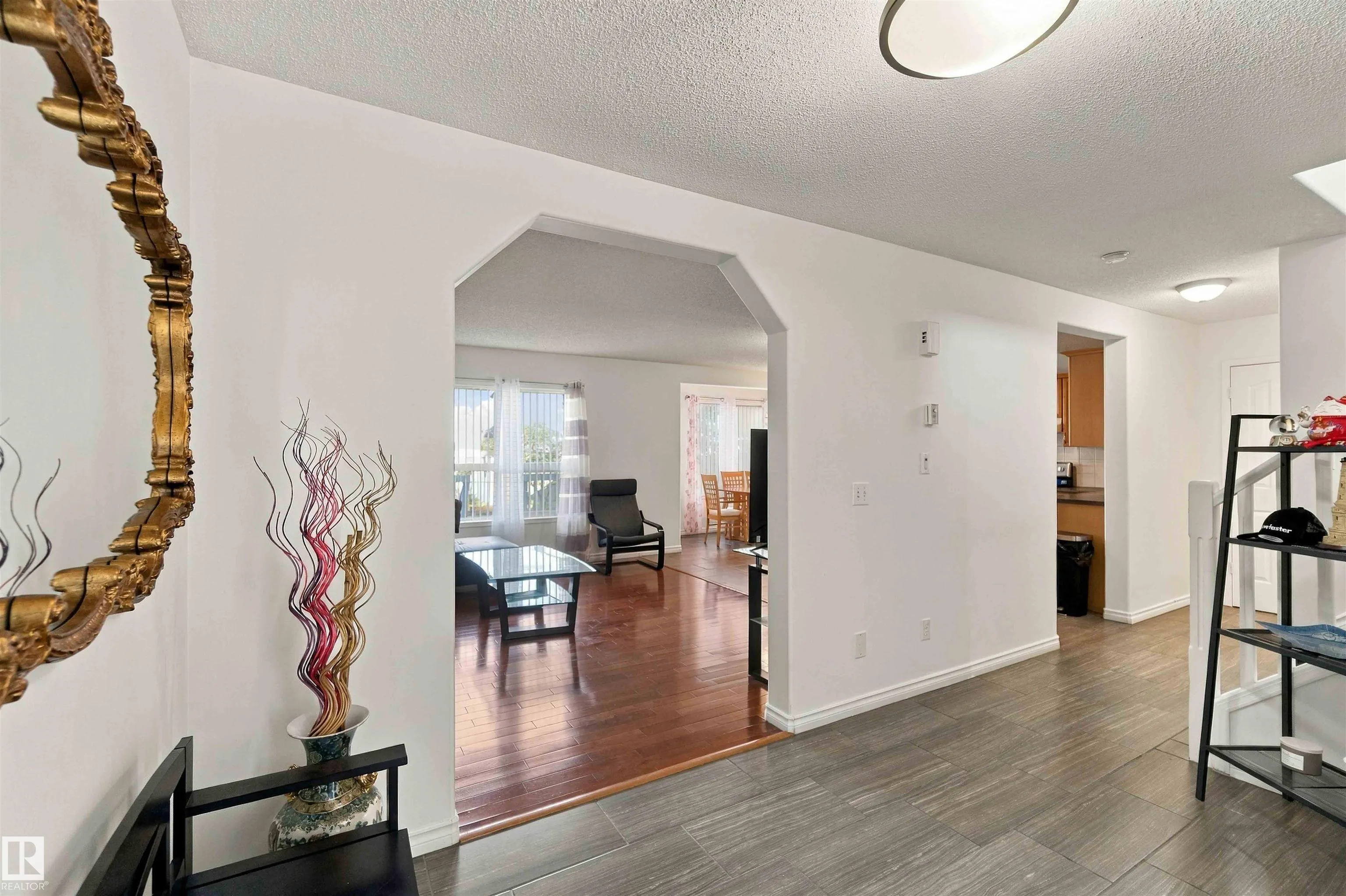 3524 MCLEAN Crescent