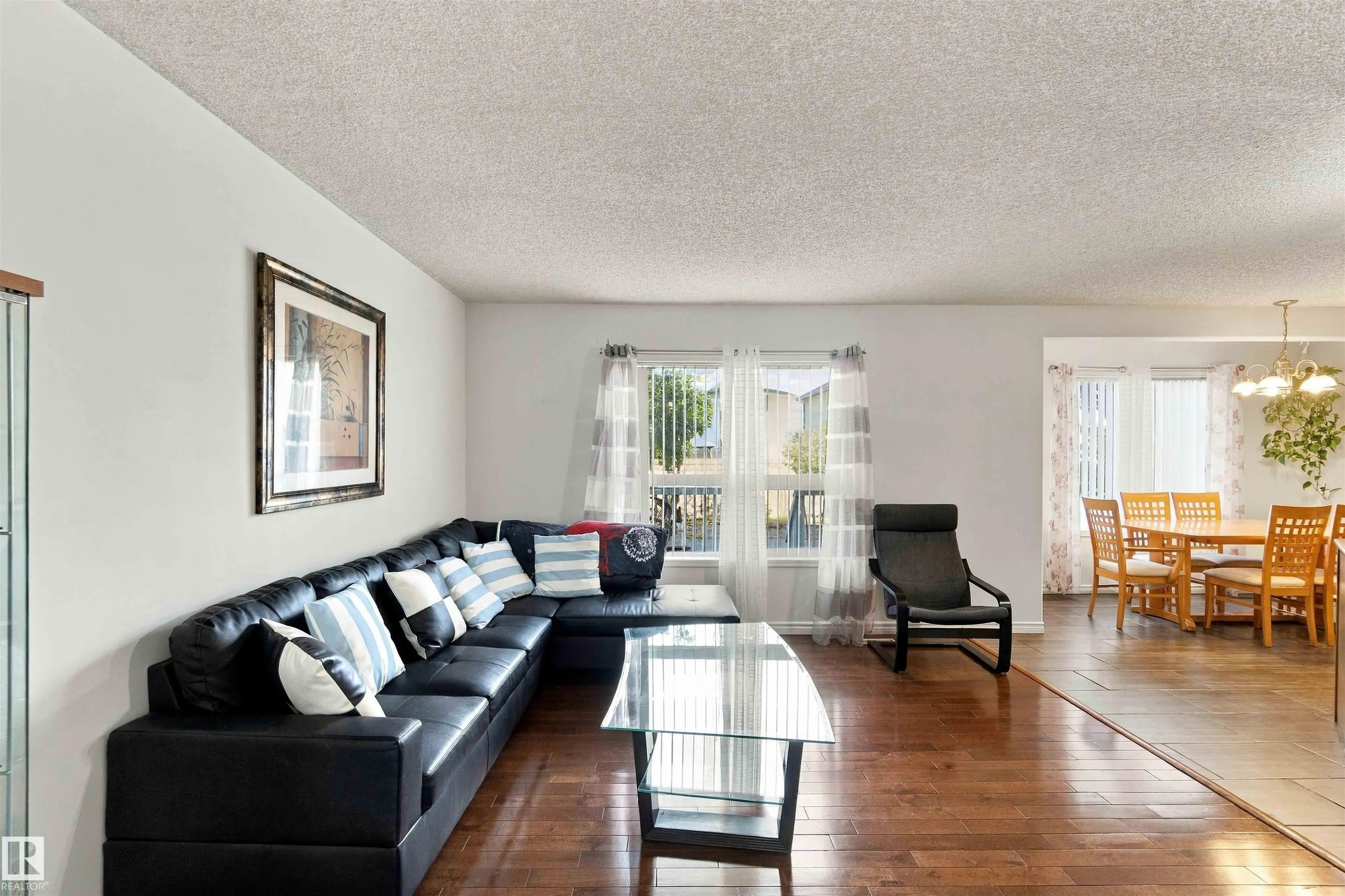 3524 MCLEAN Crescent