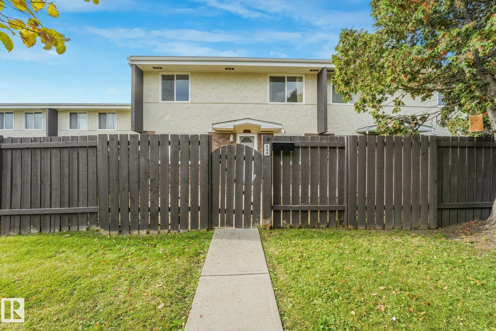 144 ROSELAND Village