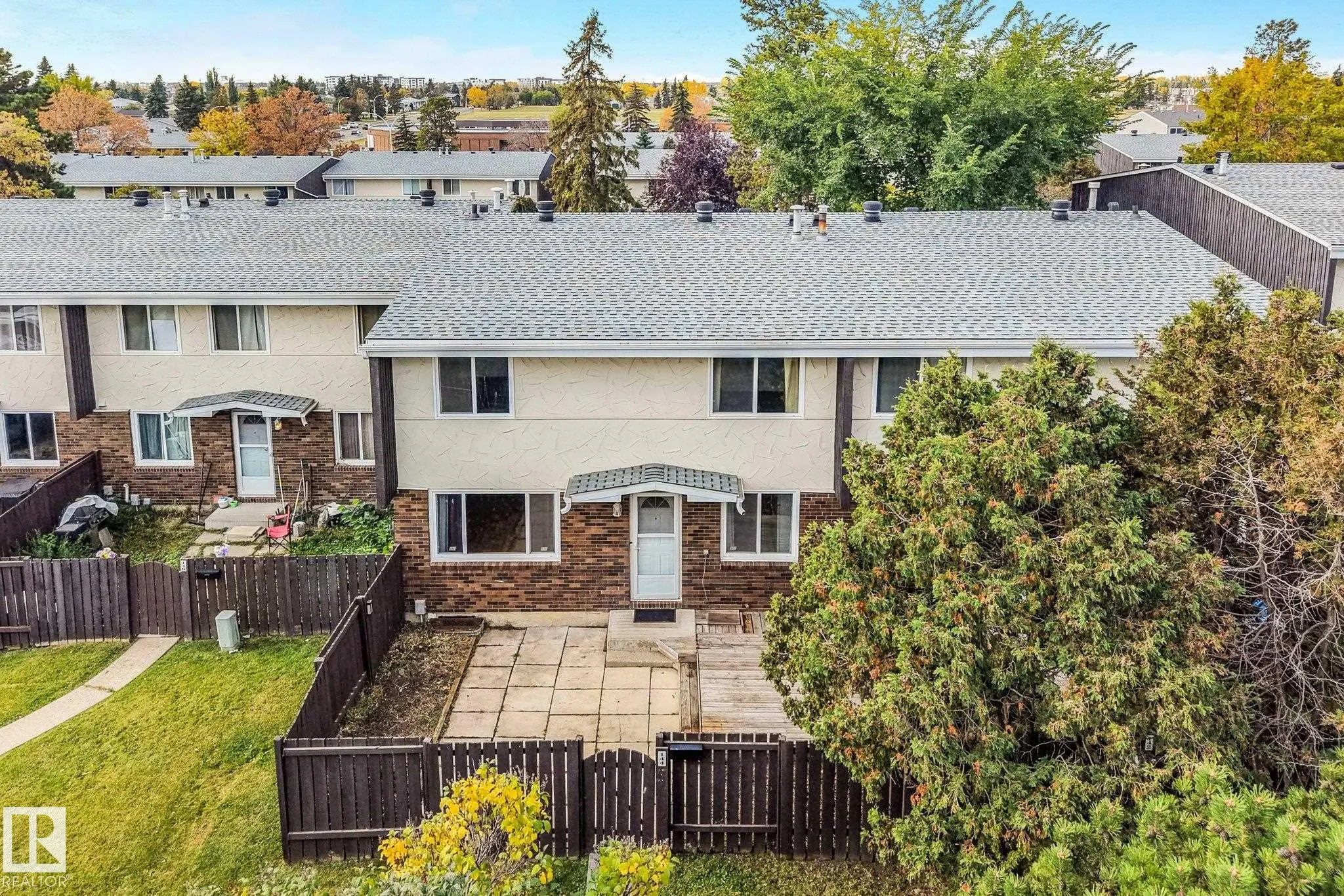144 ROSELAND Village