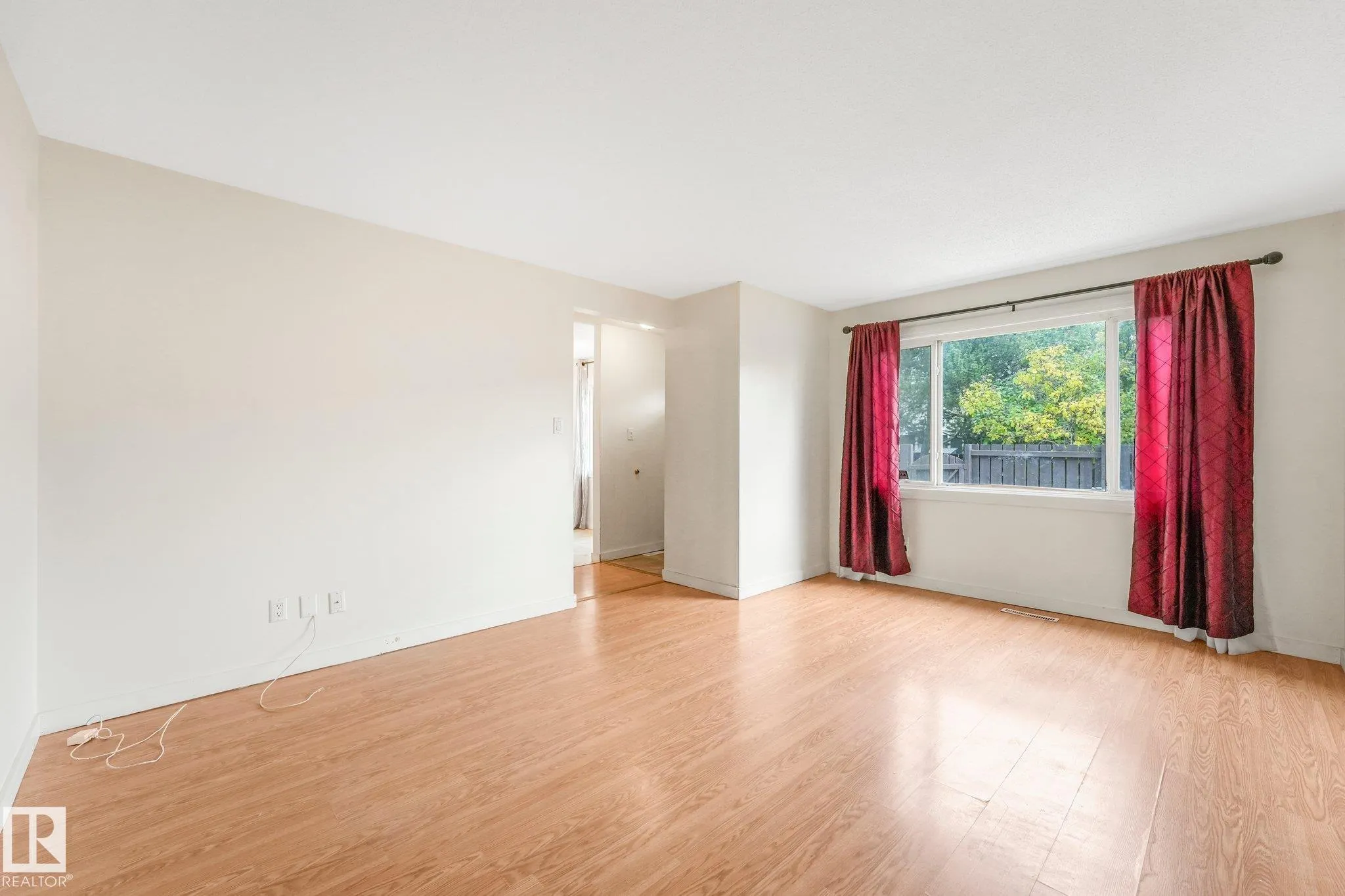 144 ROSELAND Village