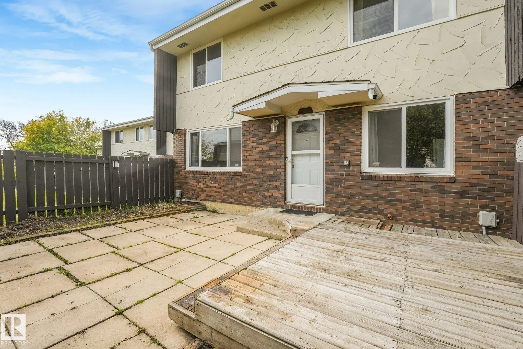144 ROSELAND Village