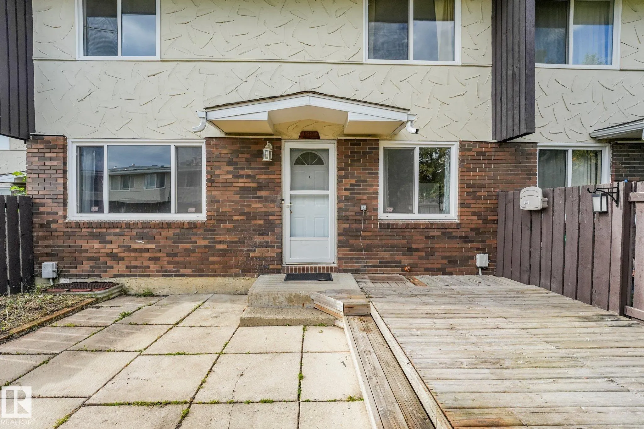 144 ROSELAND Village