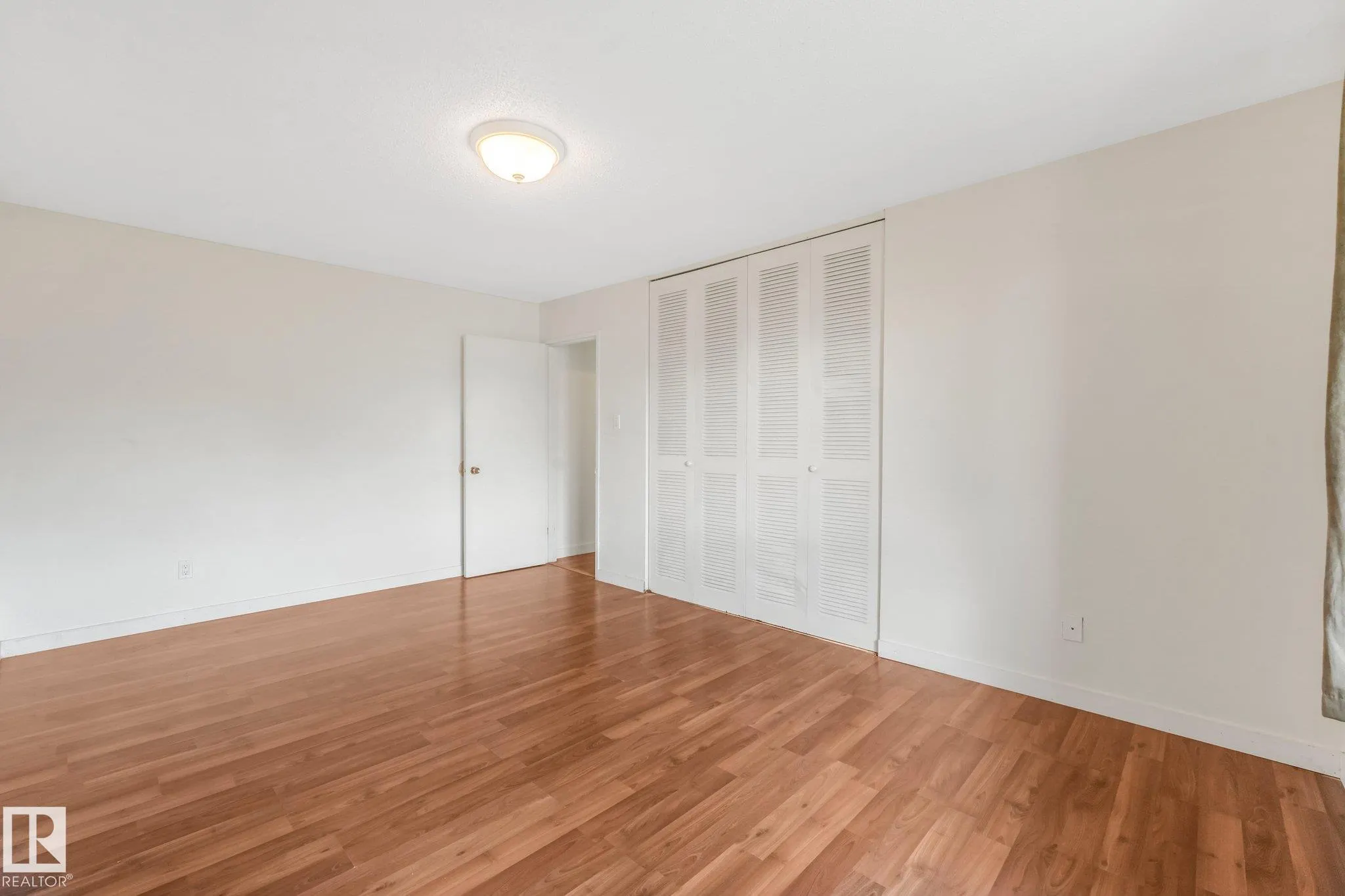 144 ROSELAND Village