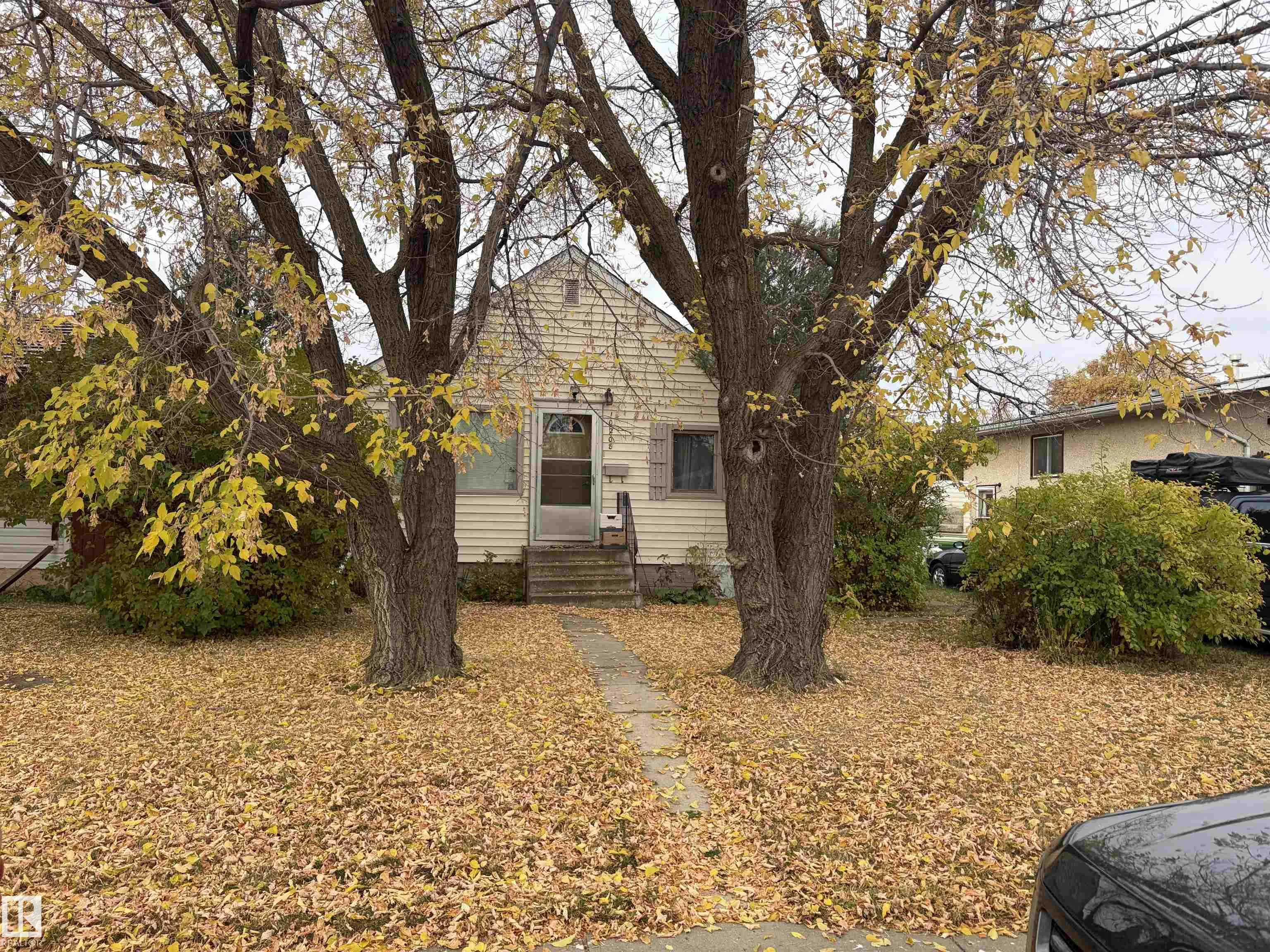 10208 158 Street