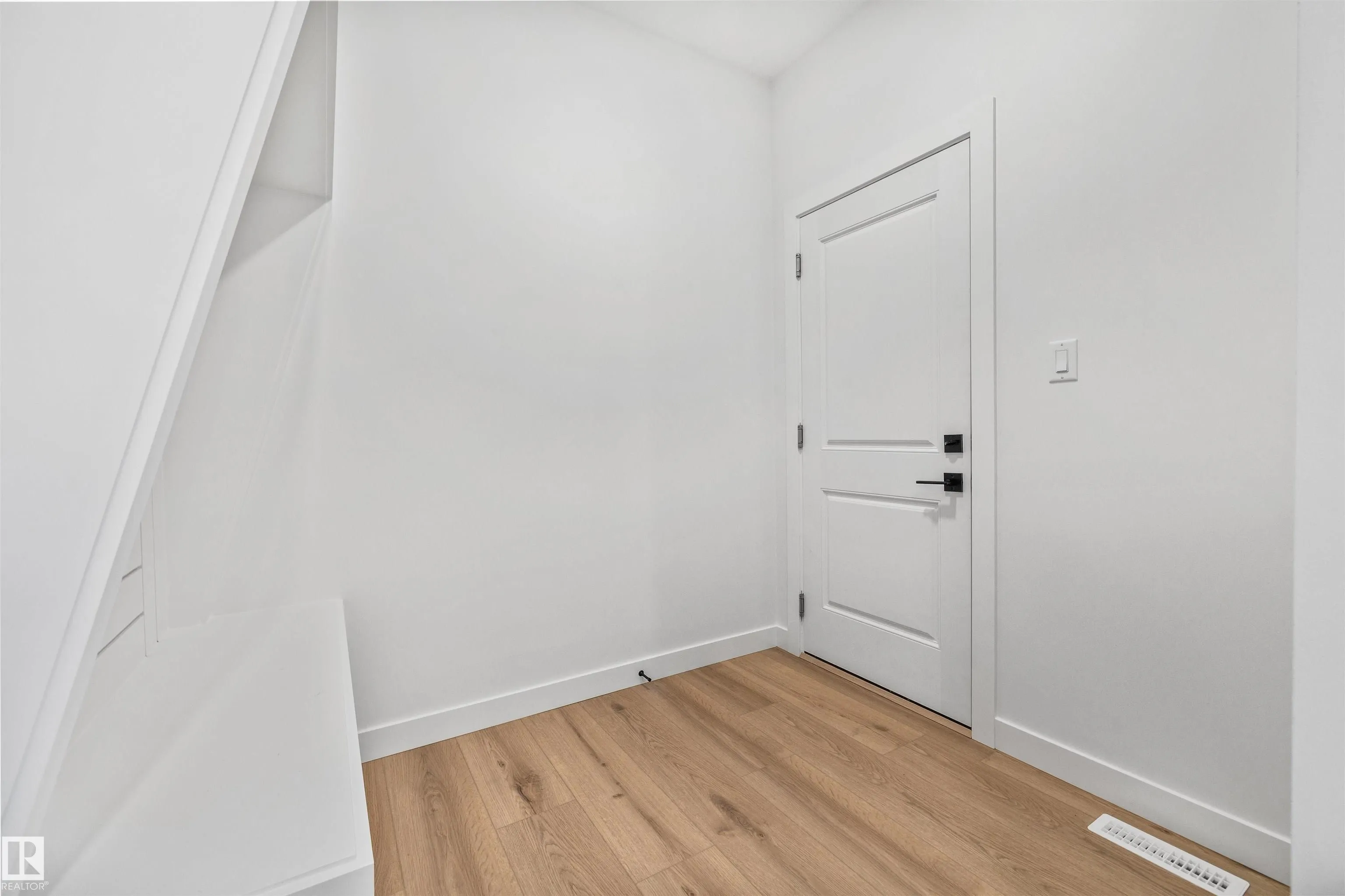 6 ENNS Court