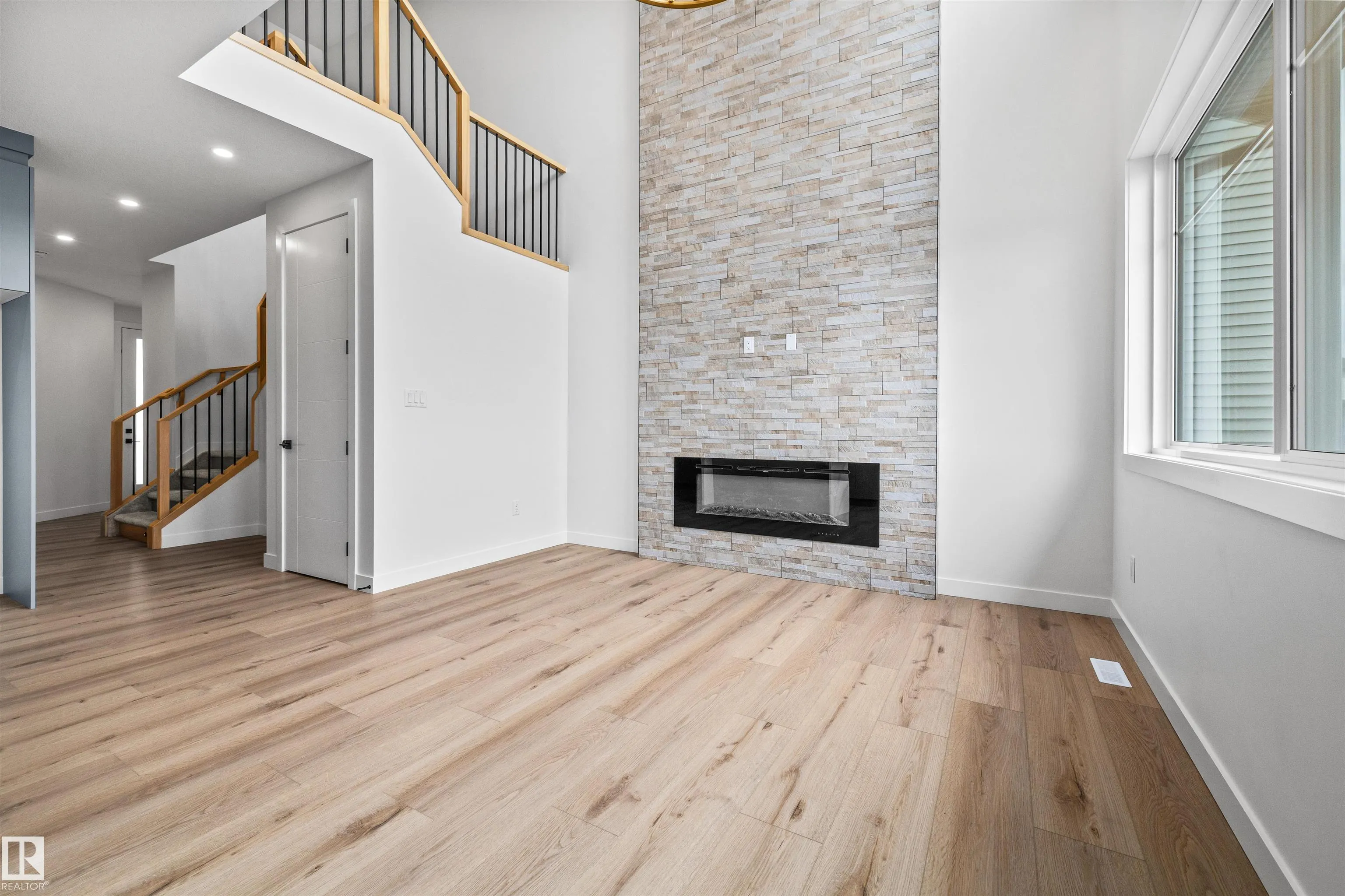 6 ENNS Court