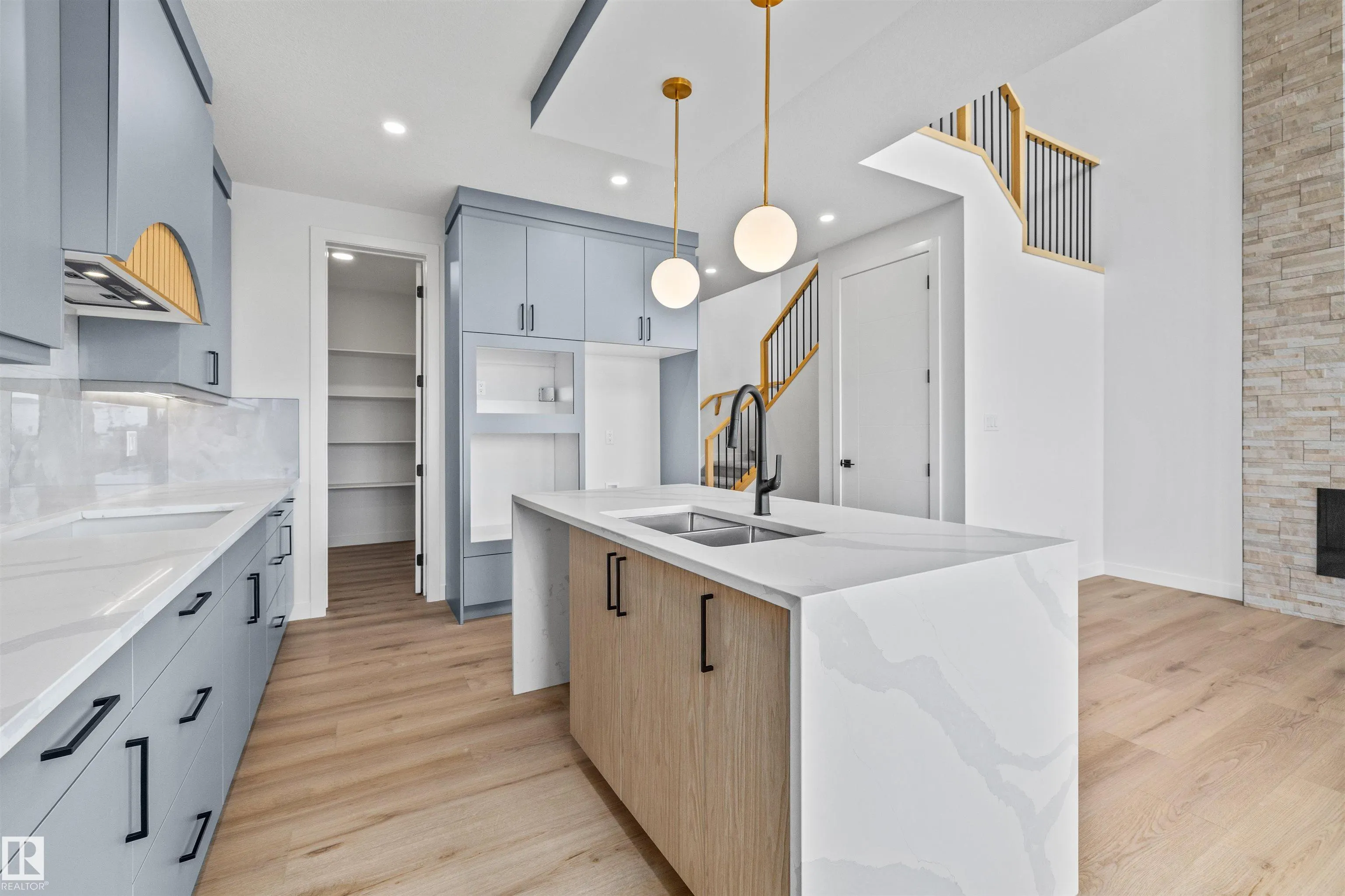 6 ENNS Court