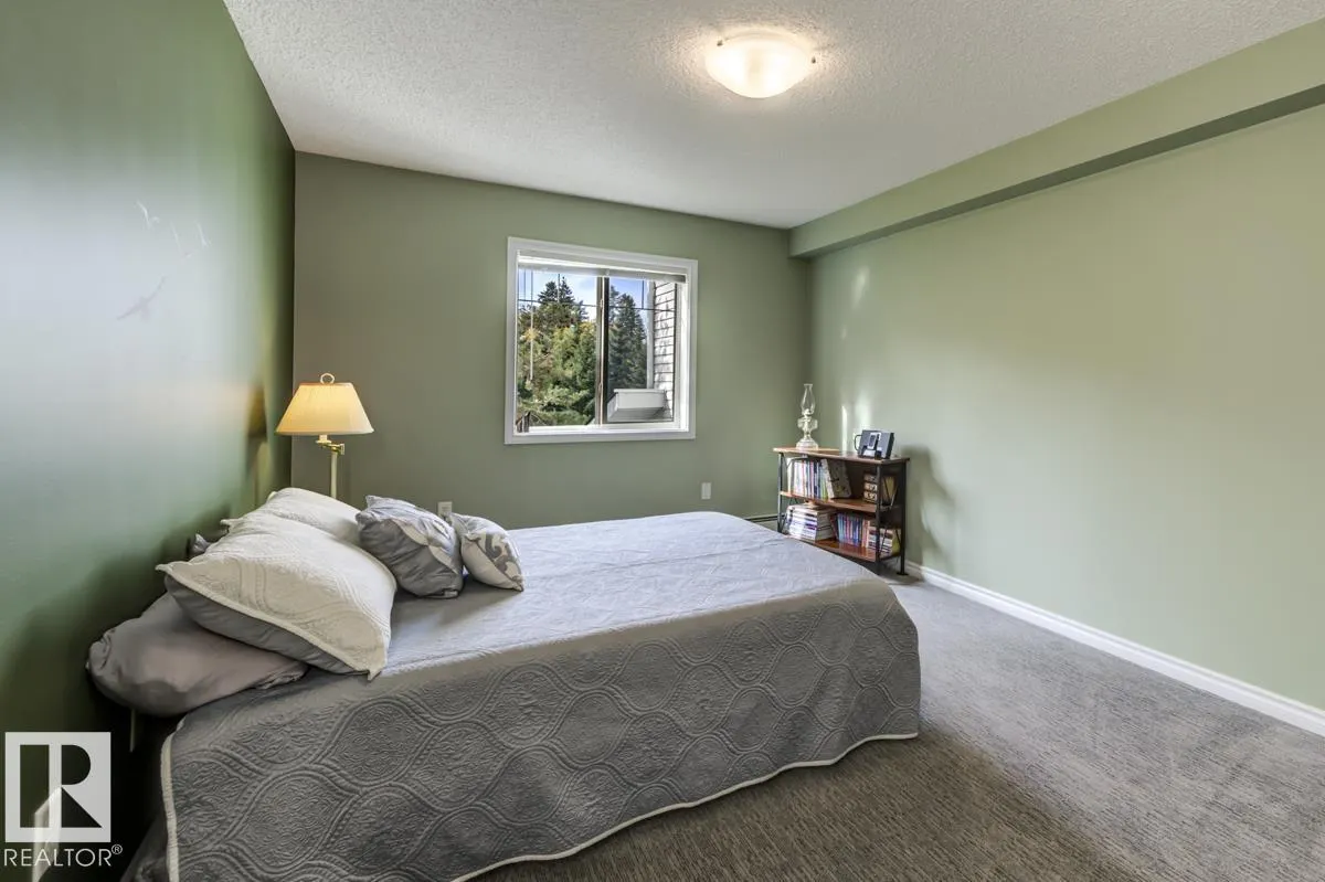 905 BLACKLOCK Way