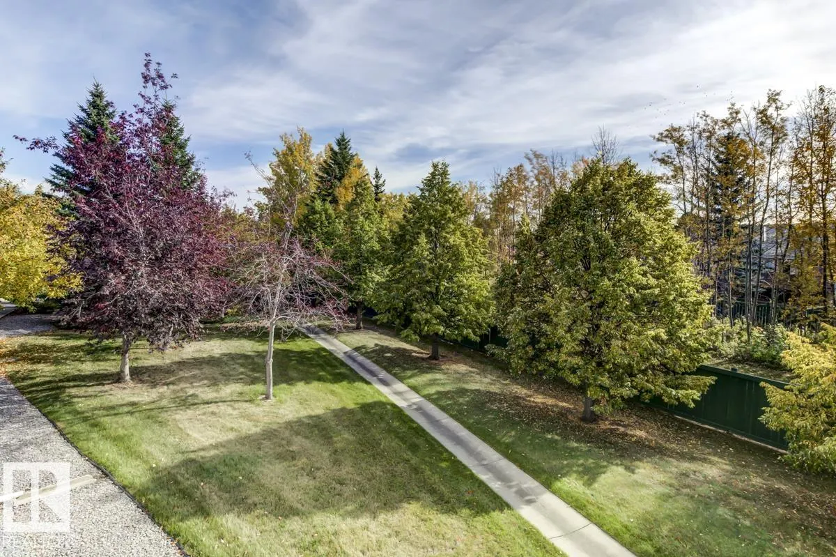 905 BLACKLOCK Way