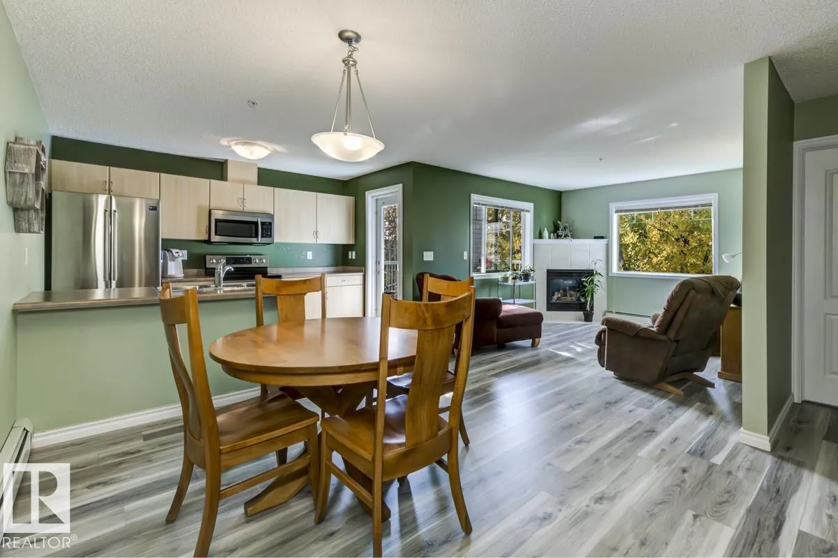 905 BLACKLOCK Way