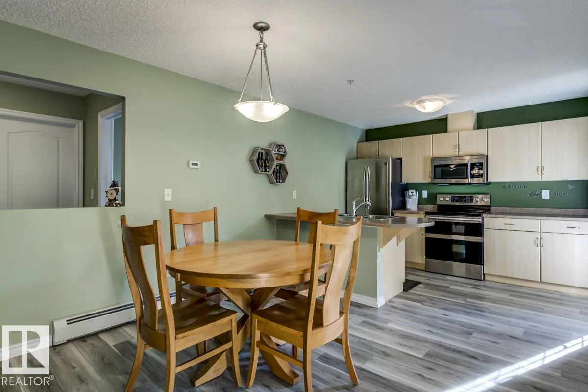 905 BLACKLOCK Way