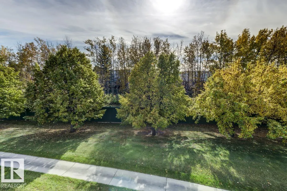 905 BLACKLOCK Way