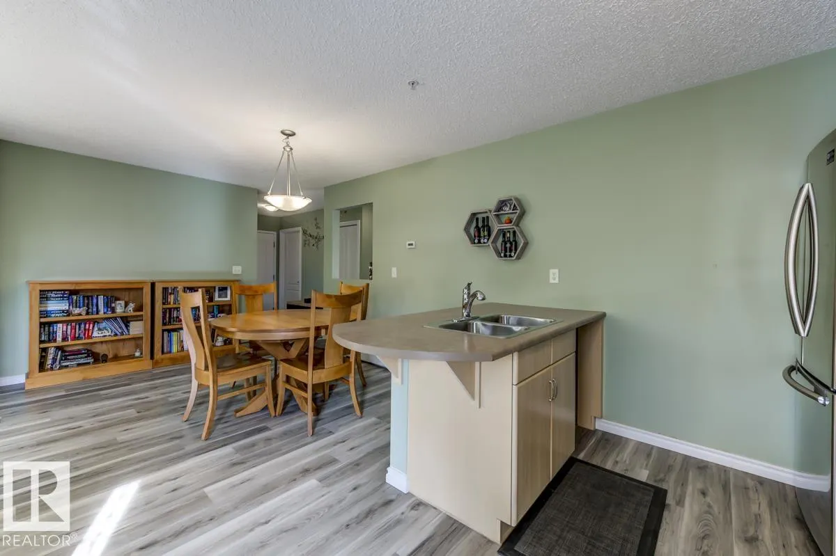 905 BLACKLOCK Way