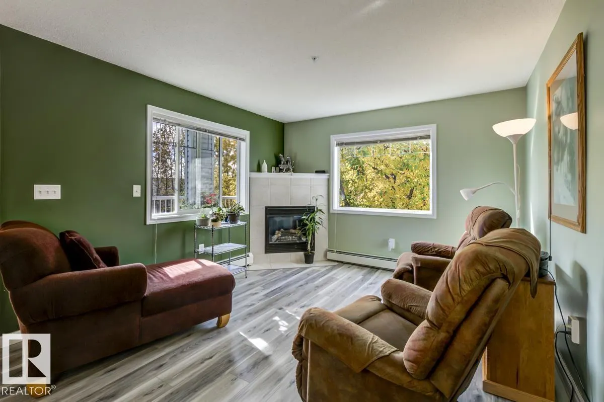 905 BLACKLOCK Way