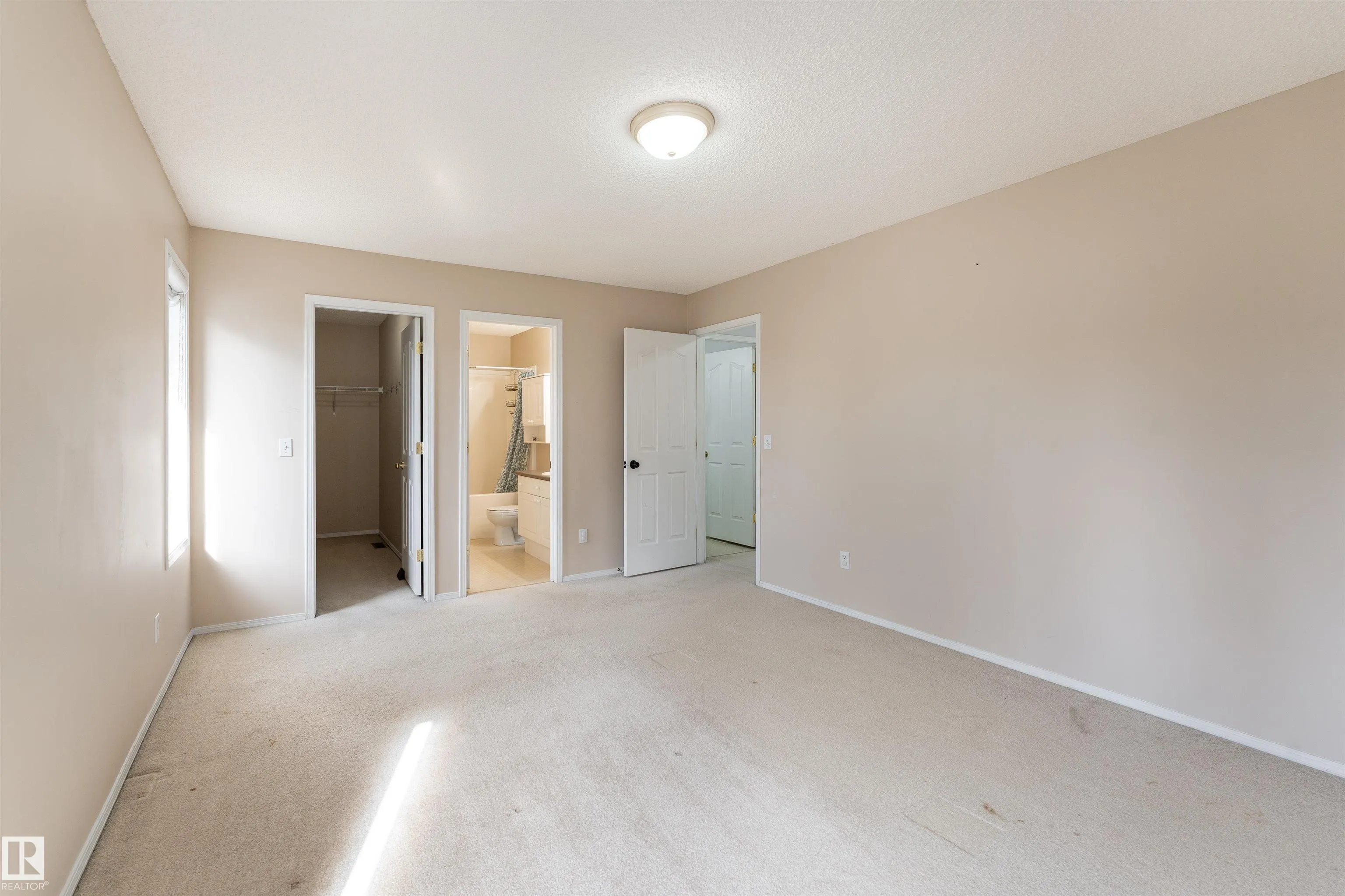 15406 138A Street