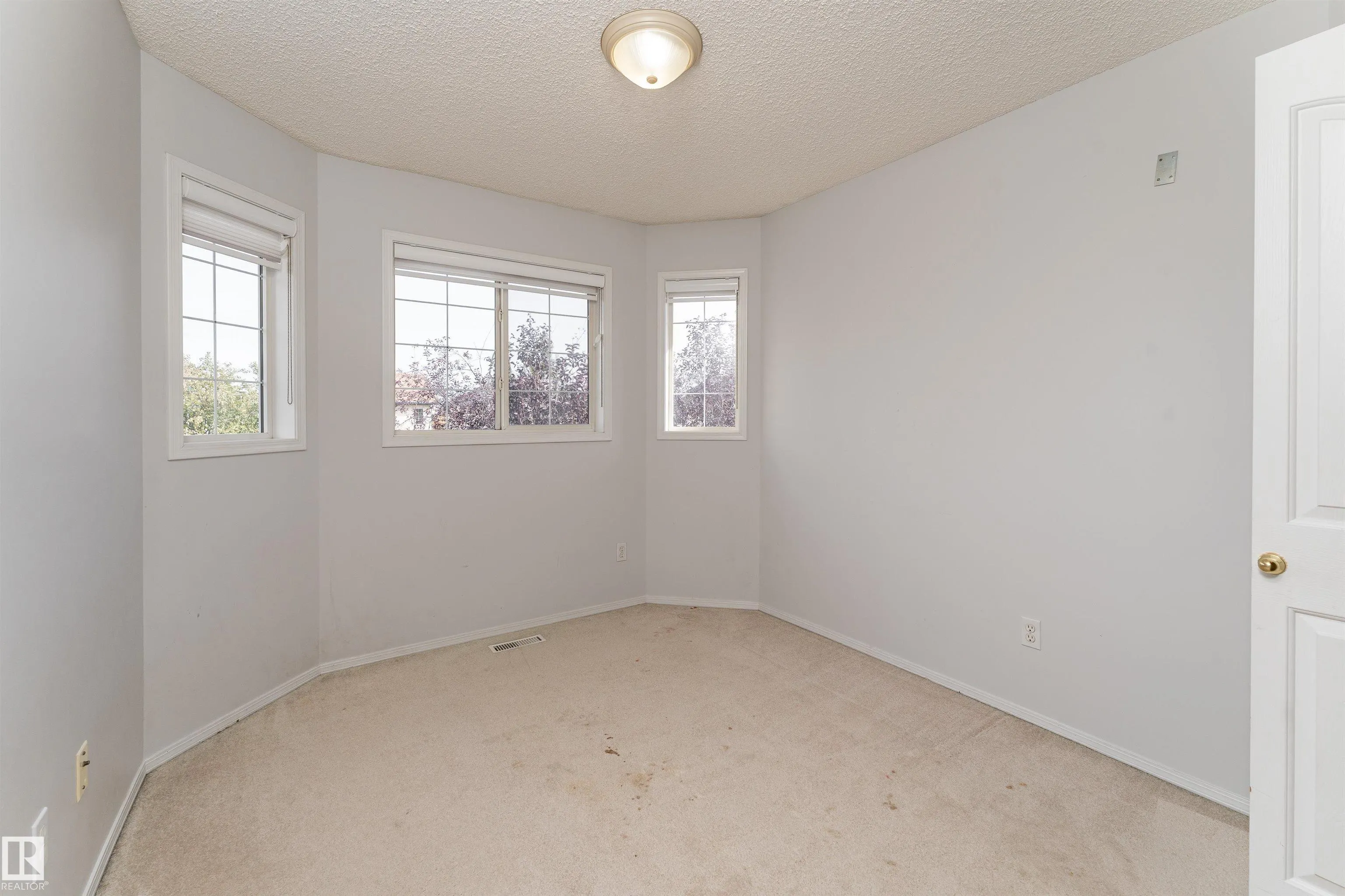 15406 138A Street