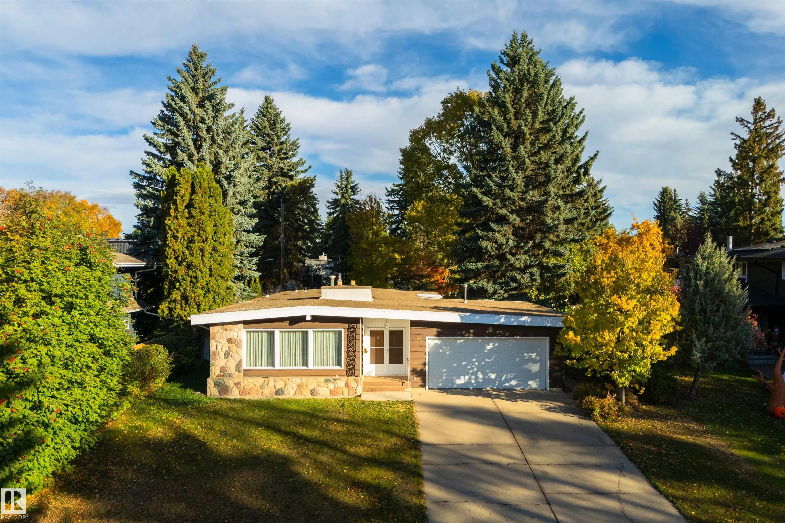 24 VALLEYVIEW Crescent
