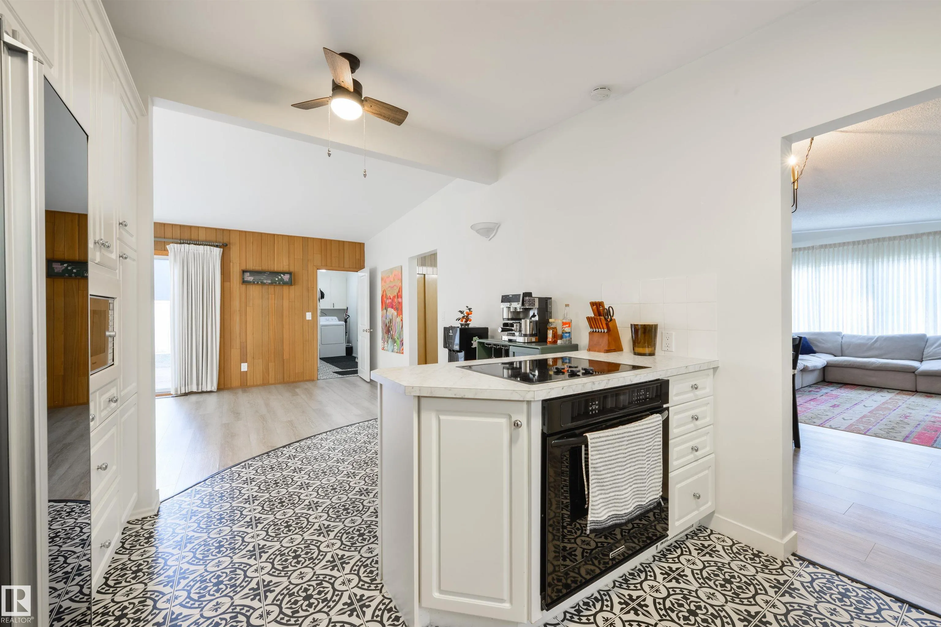 24 VALLEYVIEW Crescent