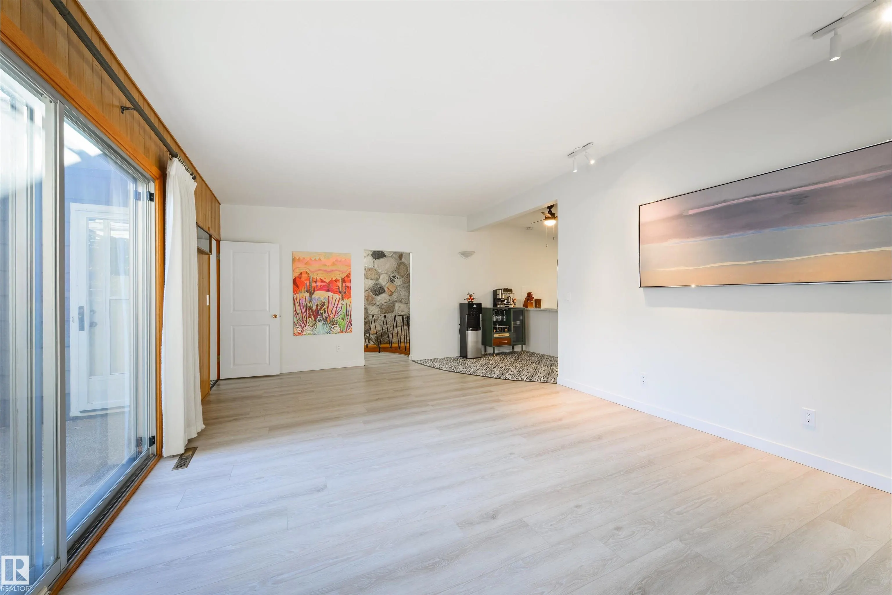 24 VALLEYVIEW Crescent