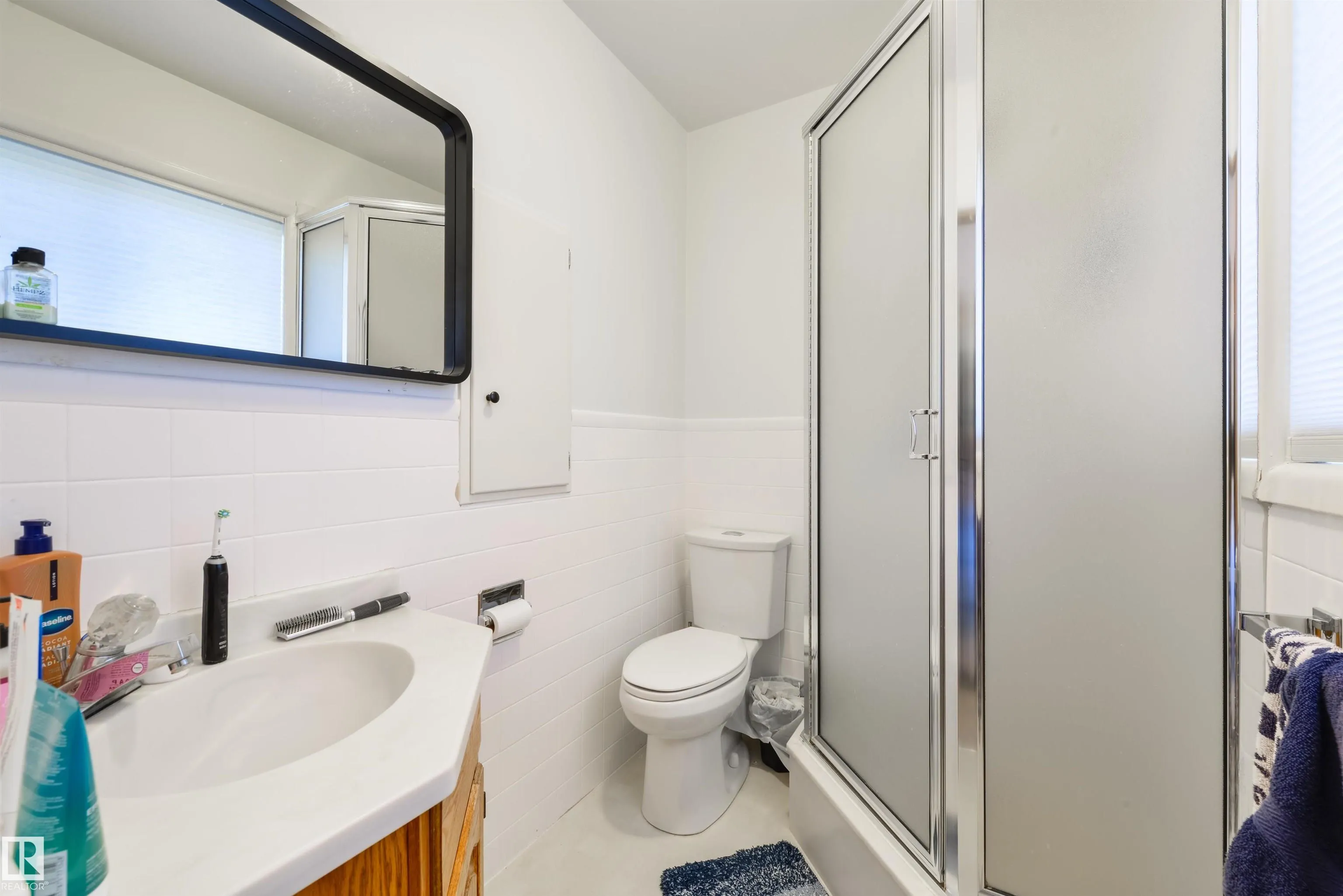 24 VALLEYVIEW Crescent