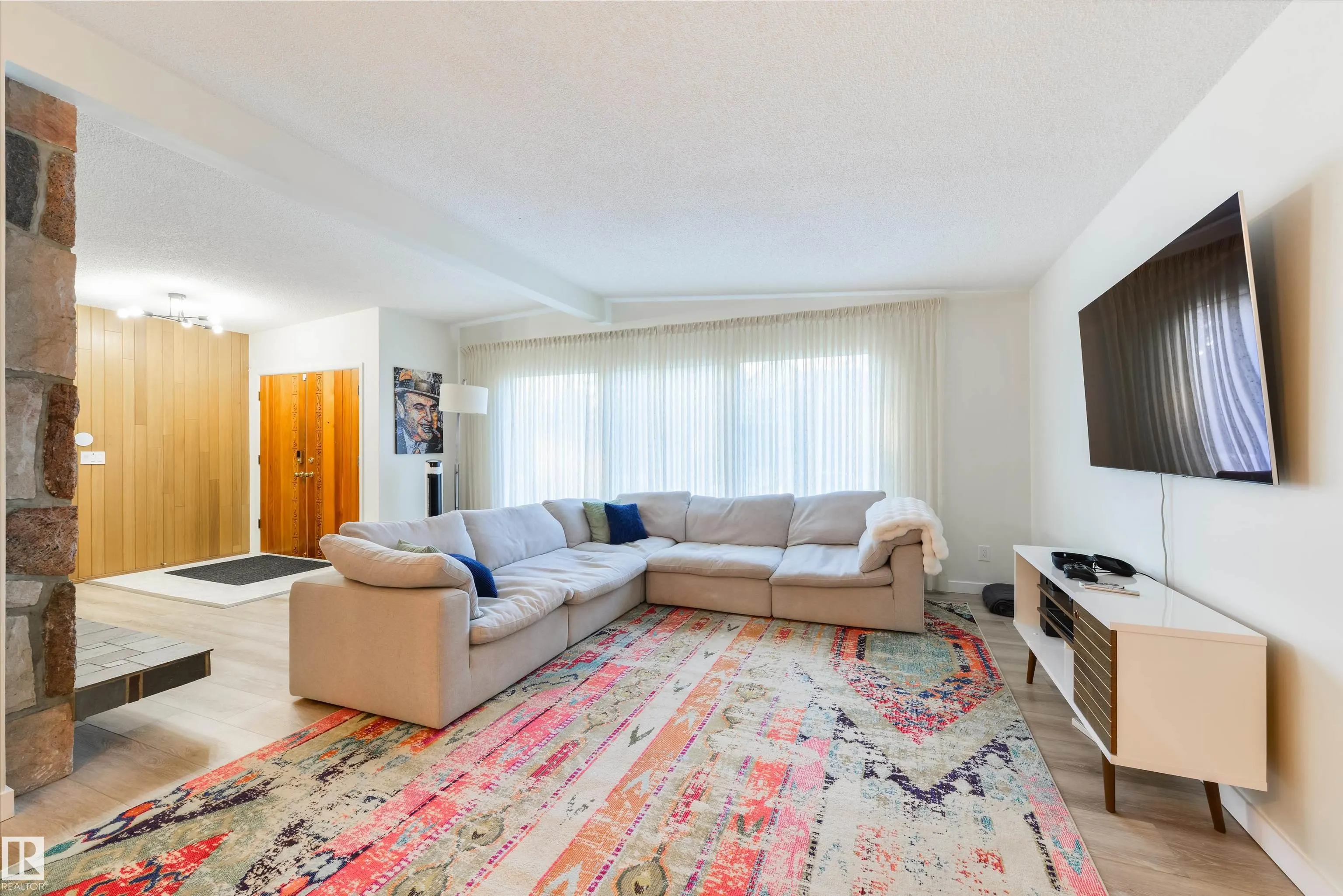24 VALLEYVIEW Crescent