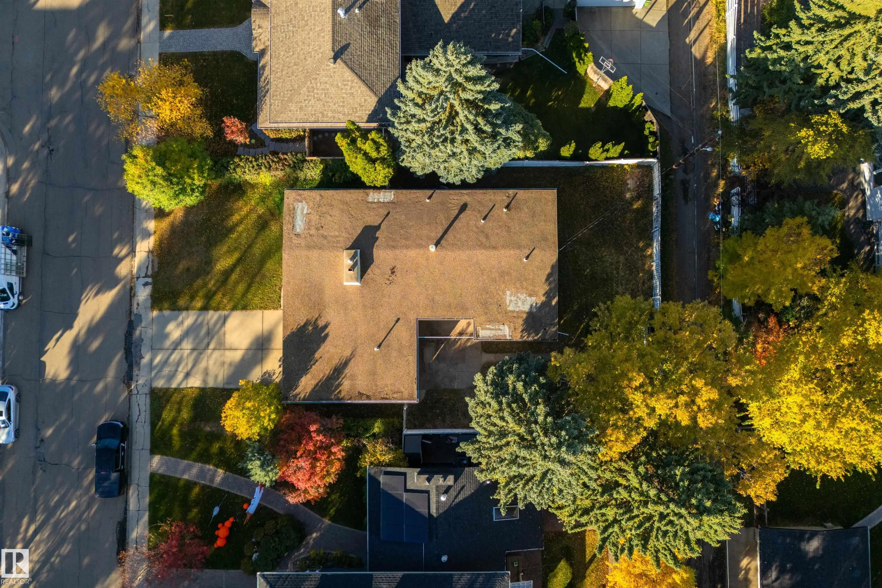 24 VALLEYVIEW Crescent