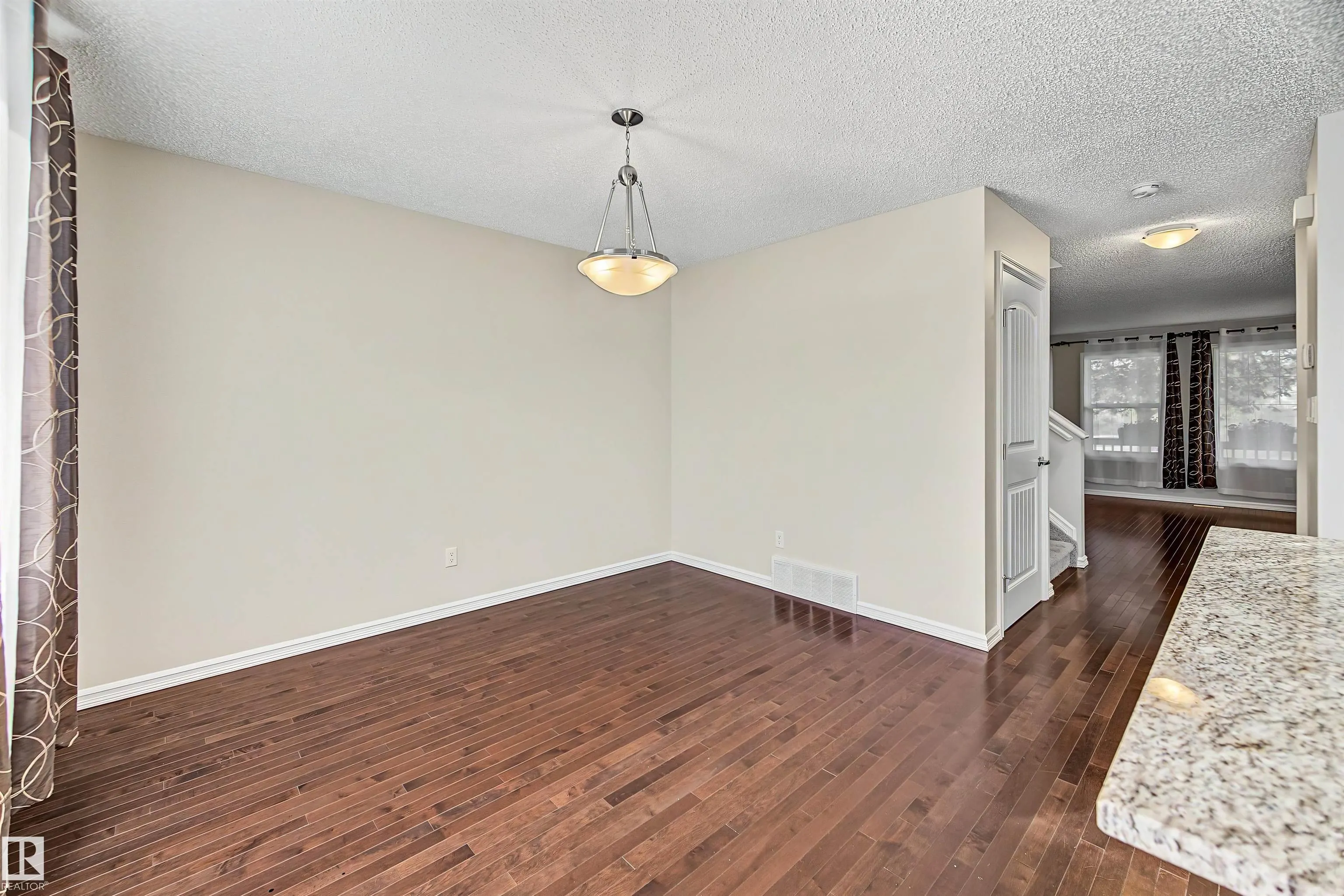 7062 CARDINAL Way