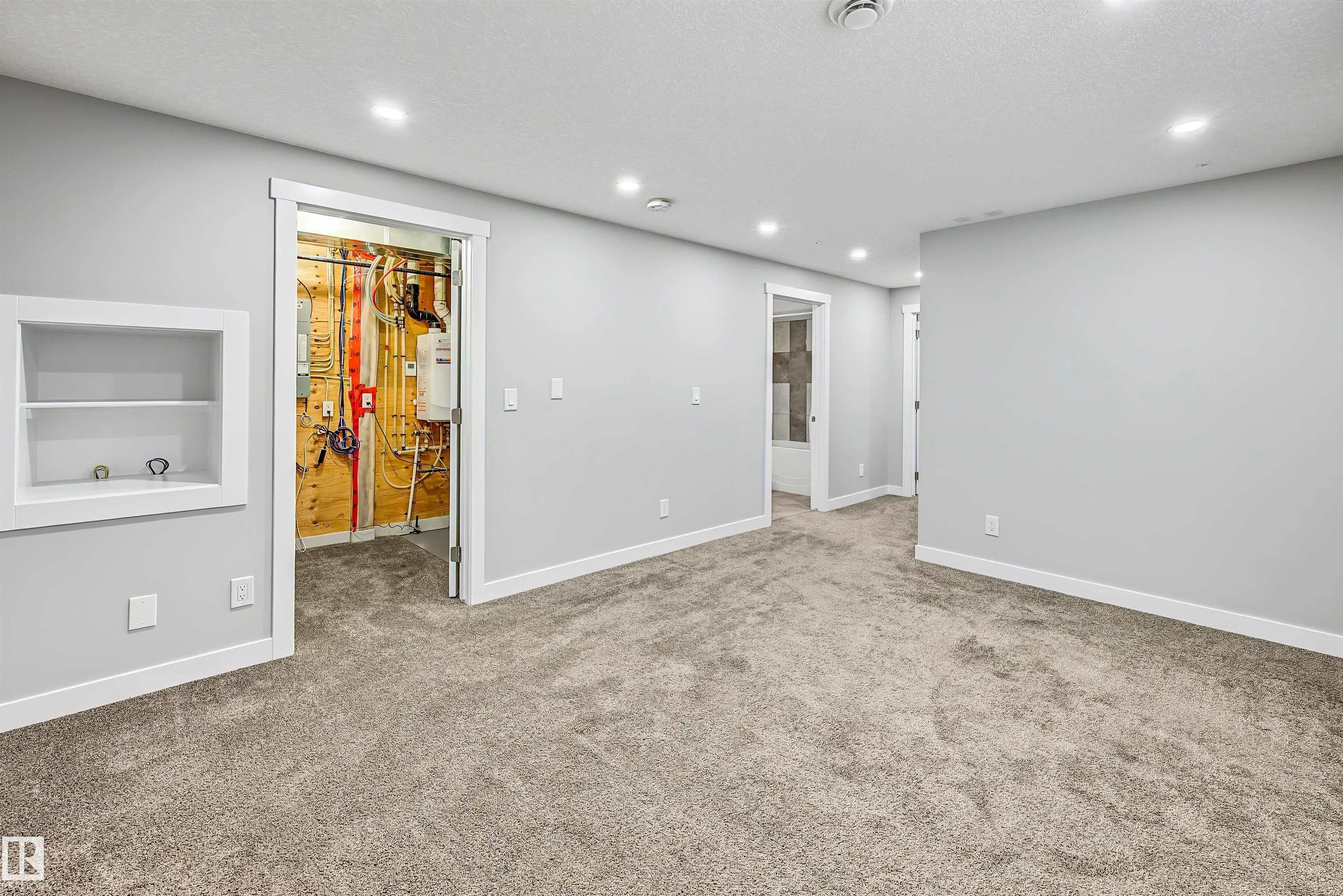 7062 CARDINAL Way