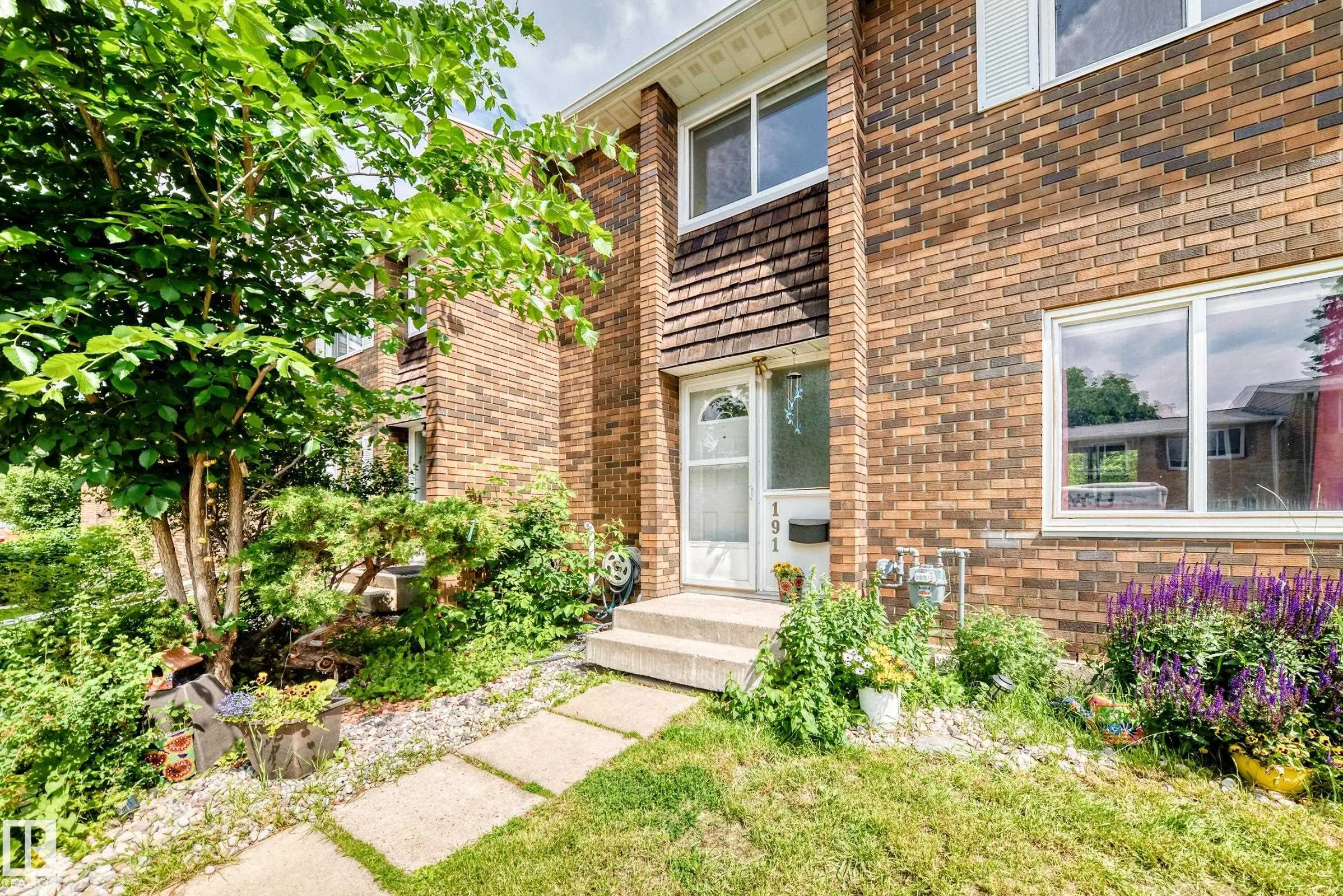 191 Ridgewood Terrace