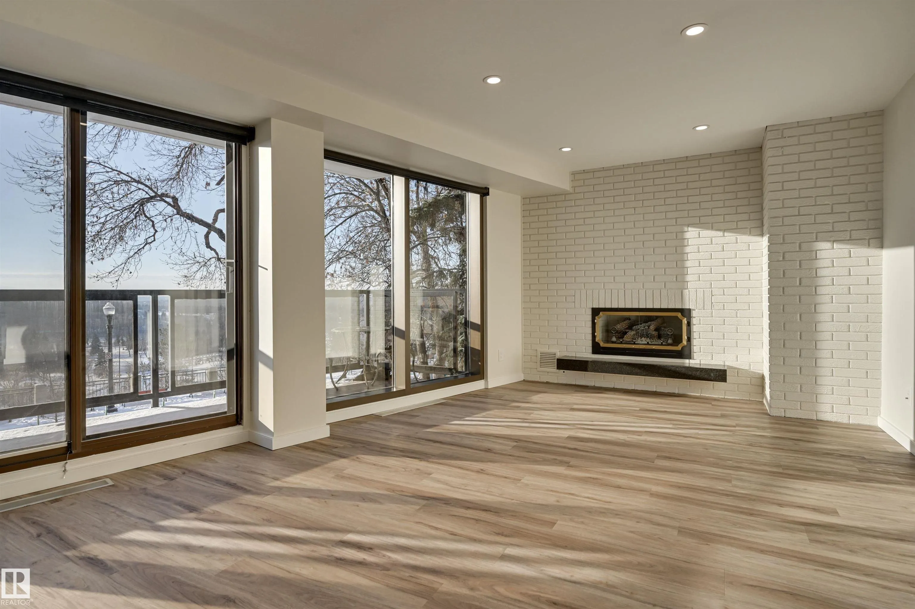 11960 100 Avenue