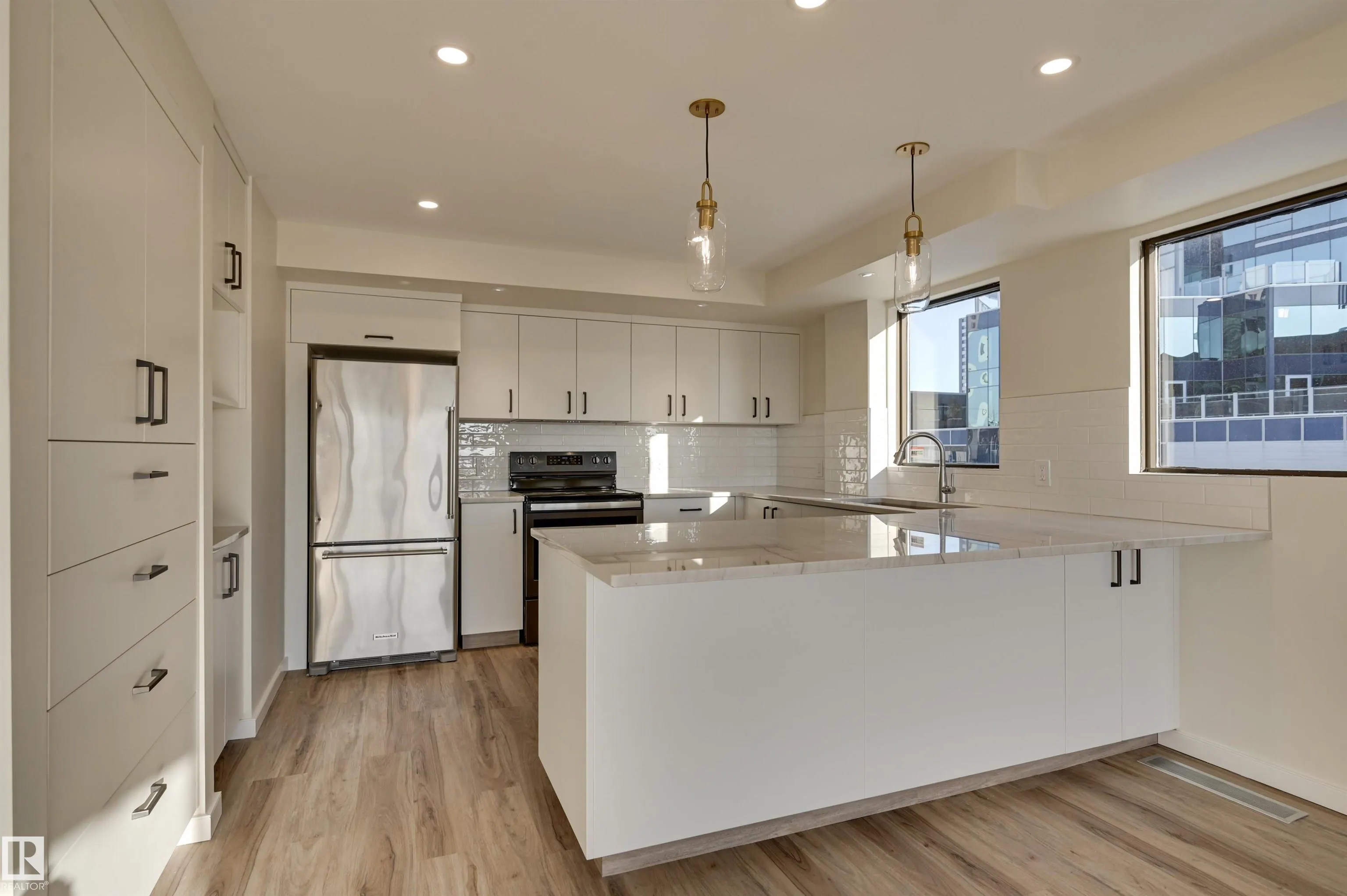 11960 100 Avenue