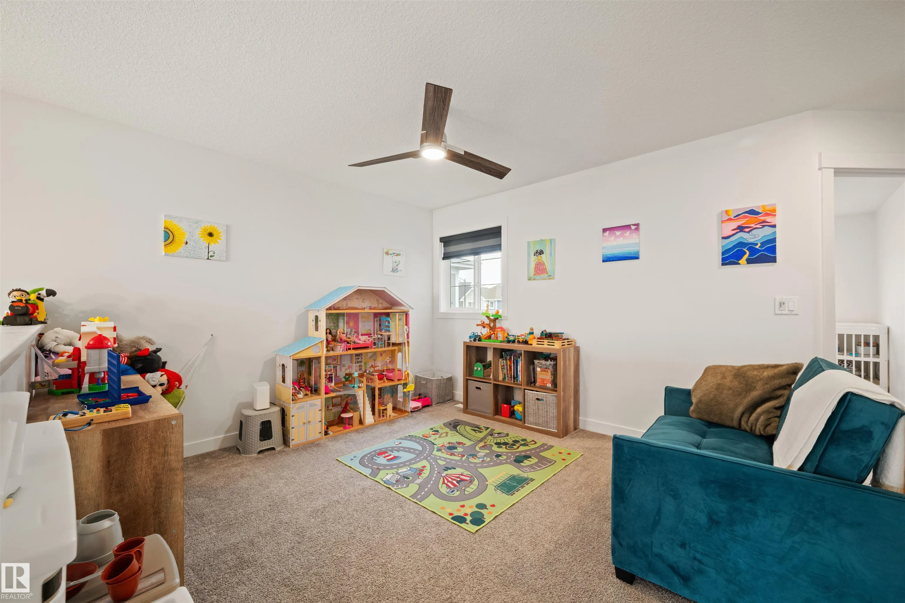 2742 COLLINS Crescent