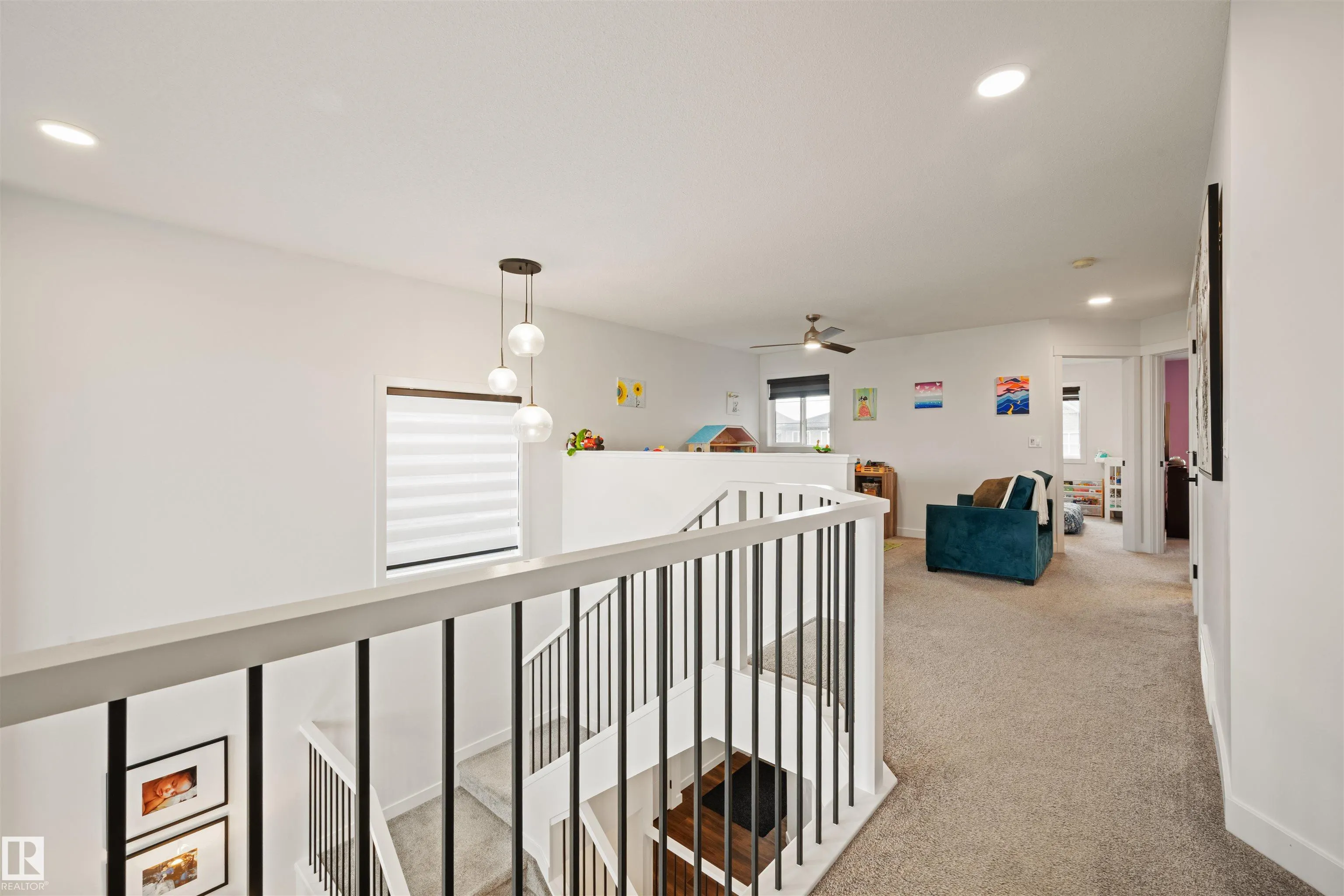 2742 COLLINS Crescent