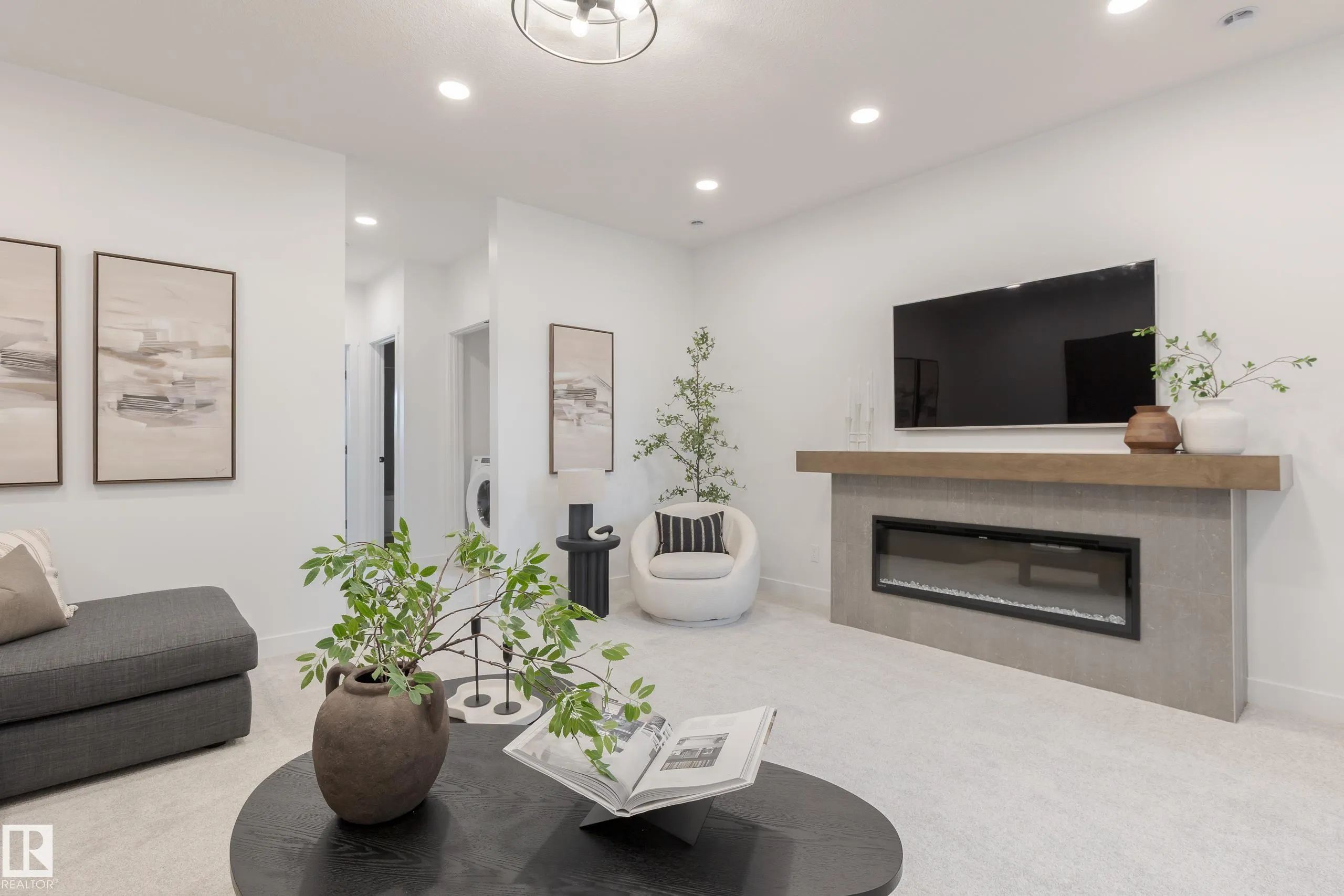 592 Ashgrove Circle