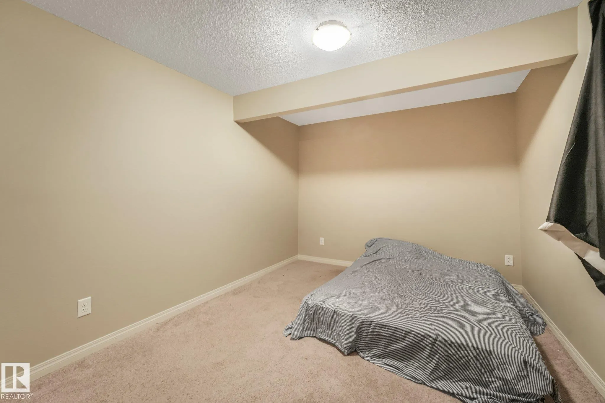 1621 DAVIDSON GREEN Green