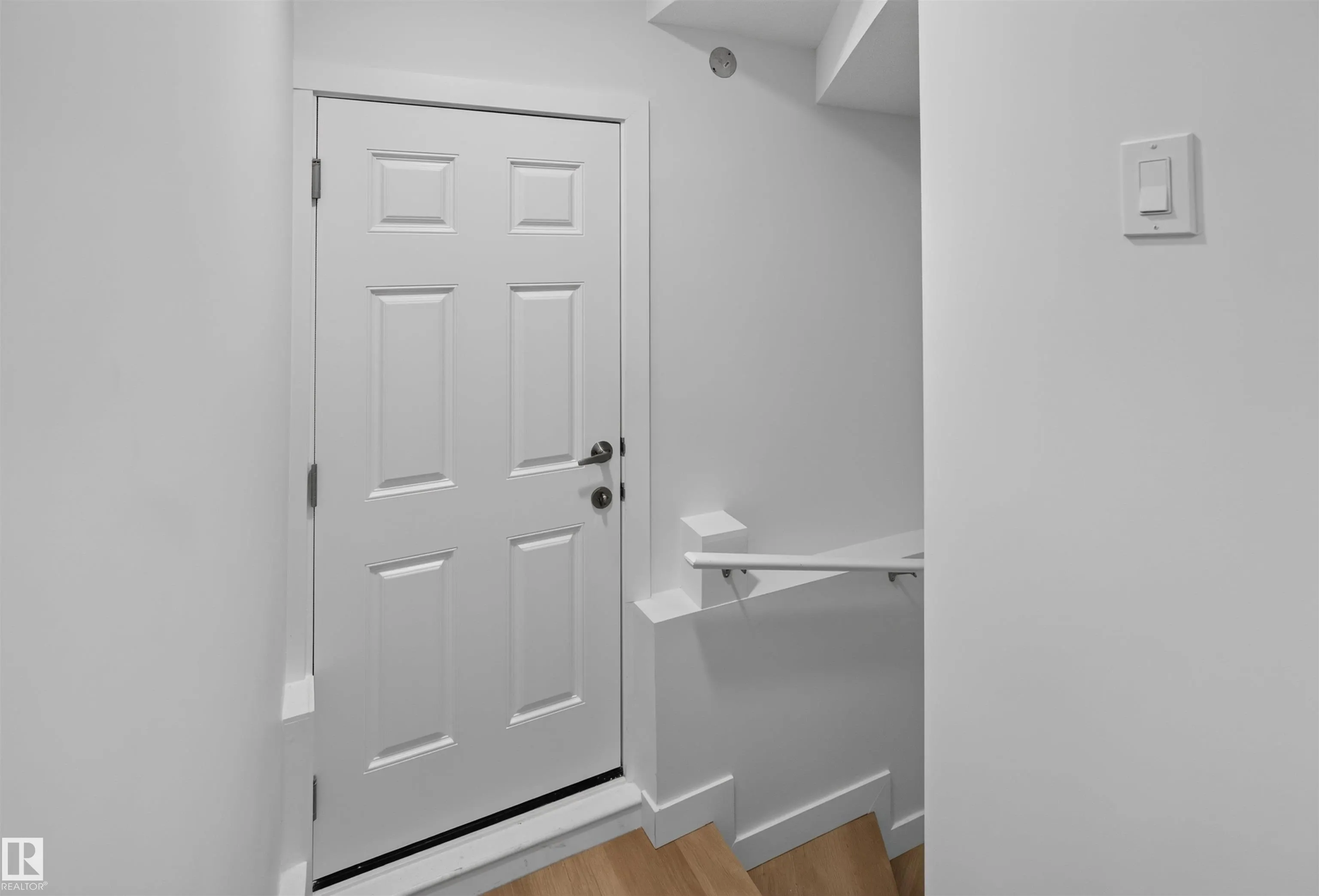 1304 BARNES Close