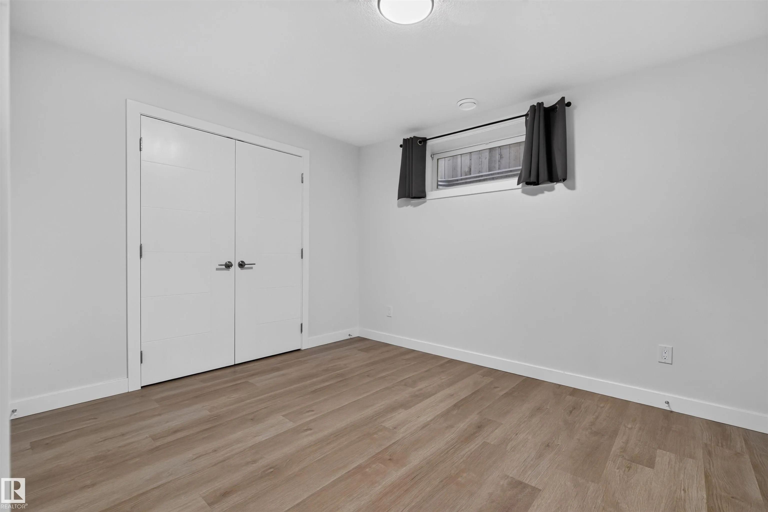 1304 BARNES Close