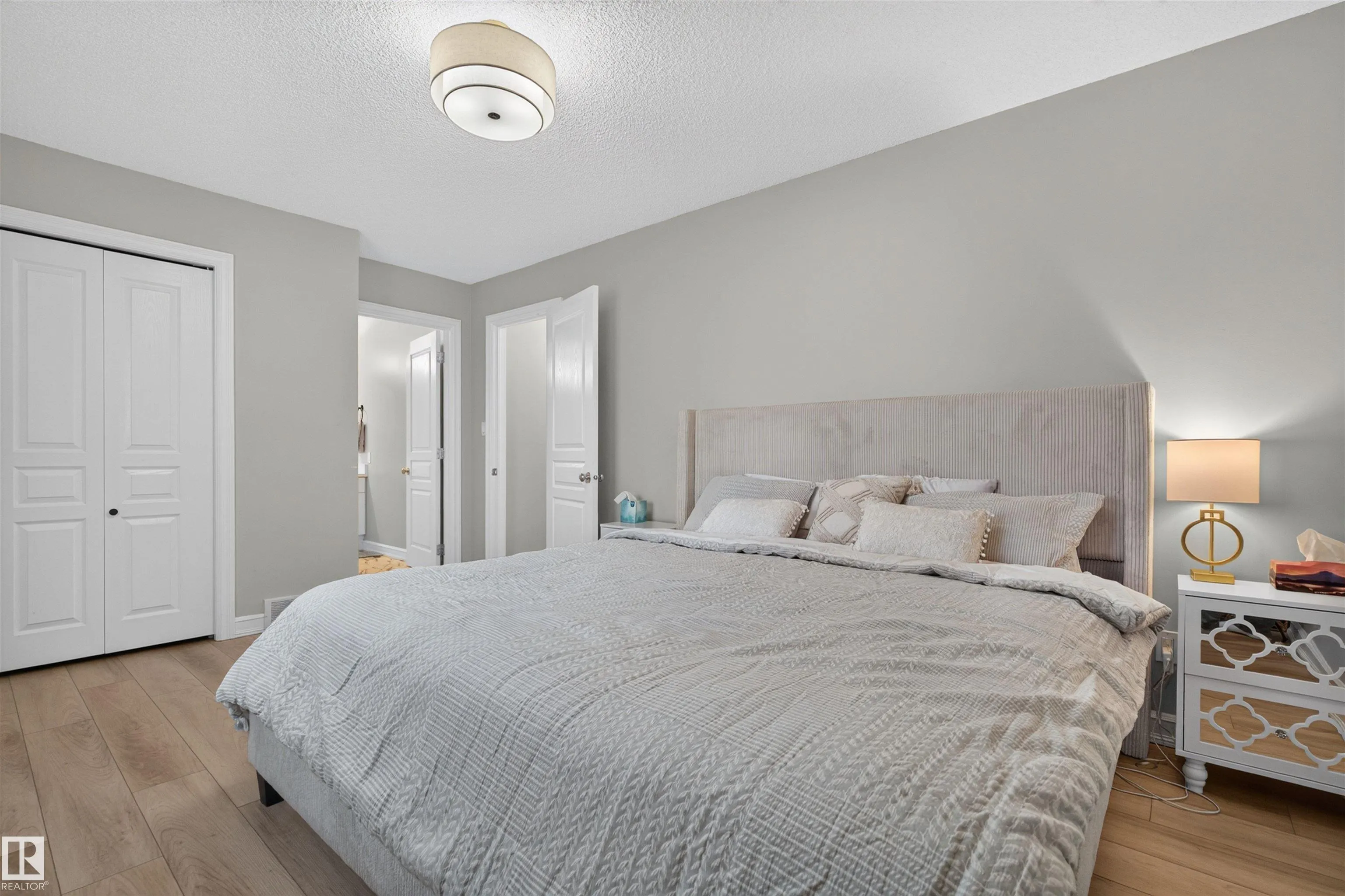 1304 BARNES Close