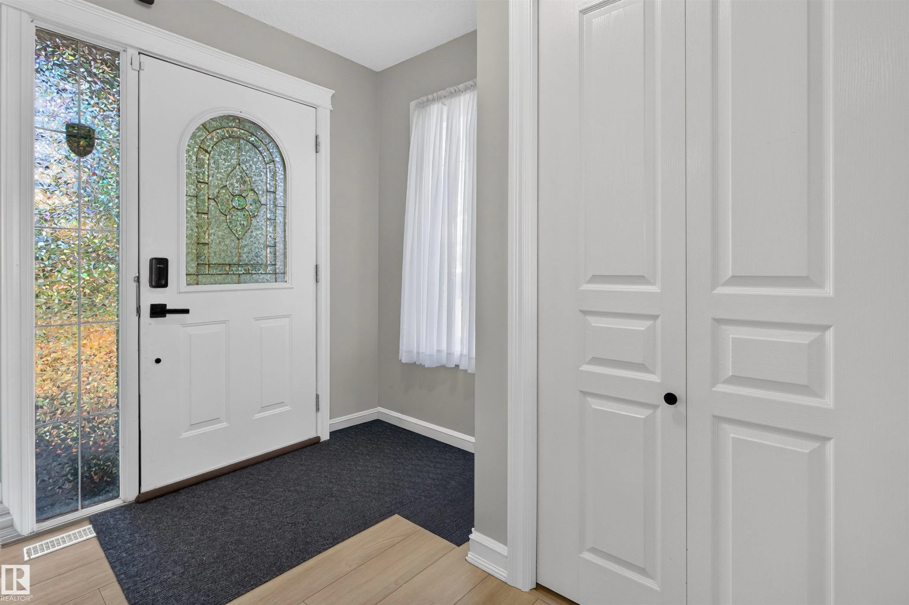 1304 BARNES Close