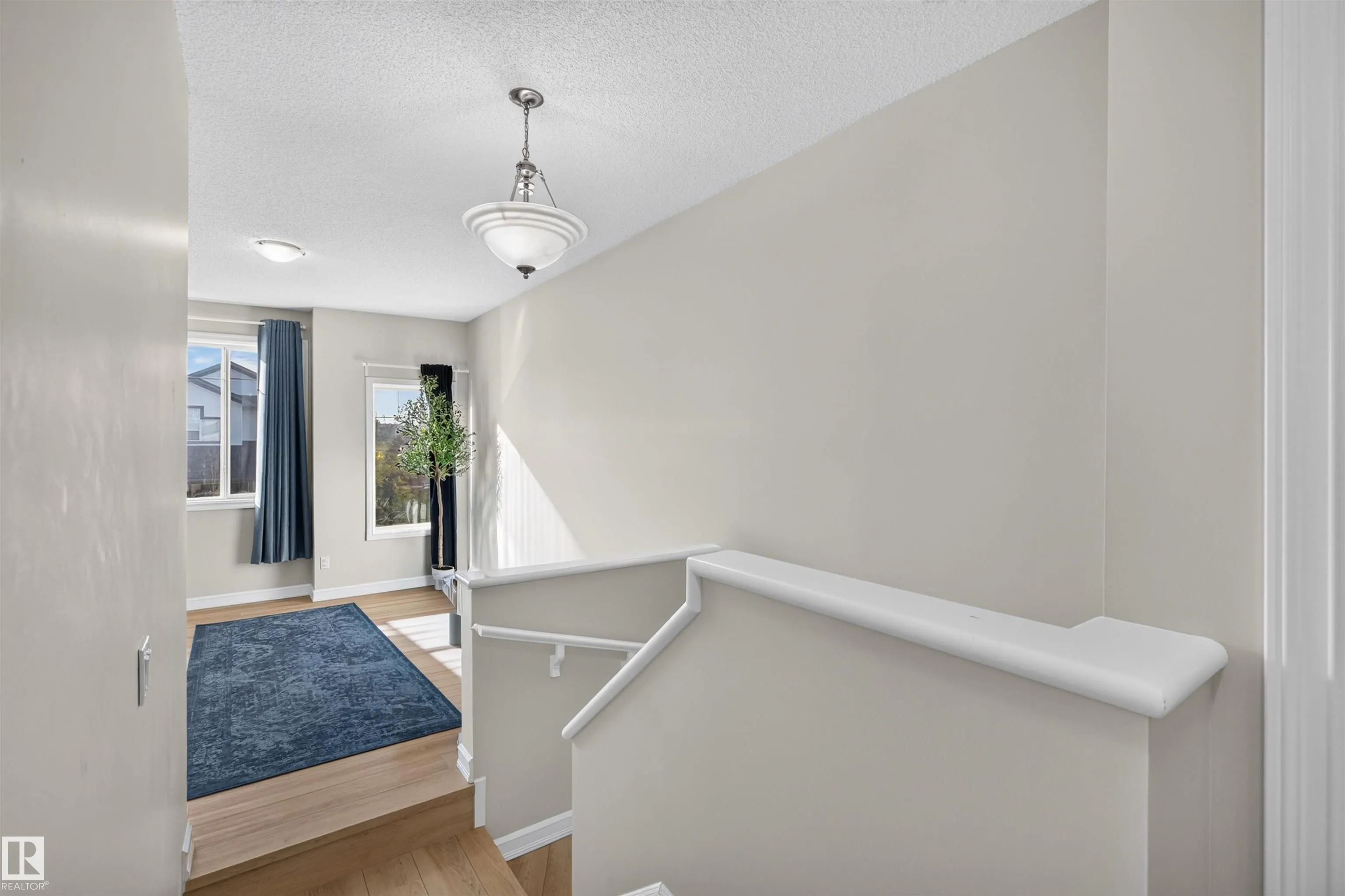1304 BARNES Close