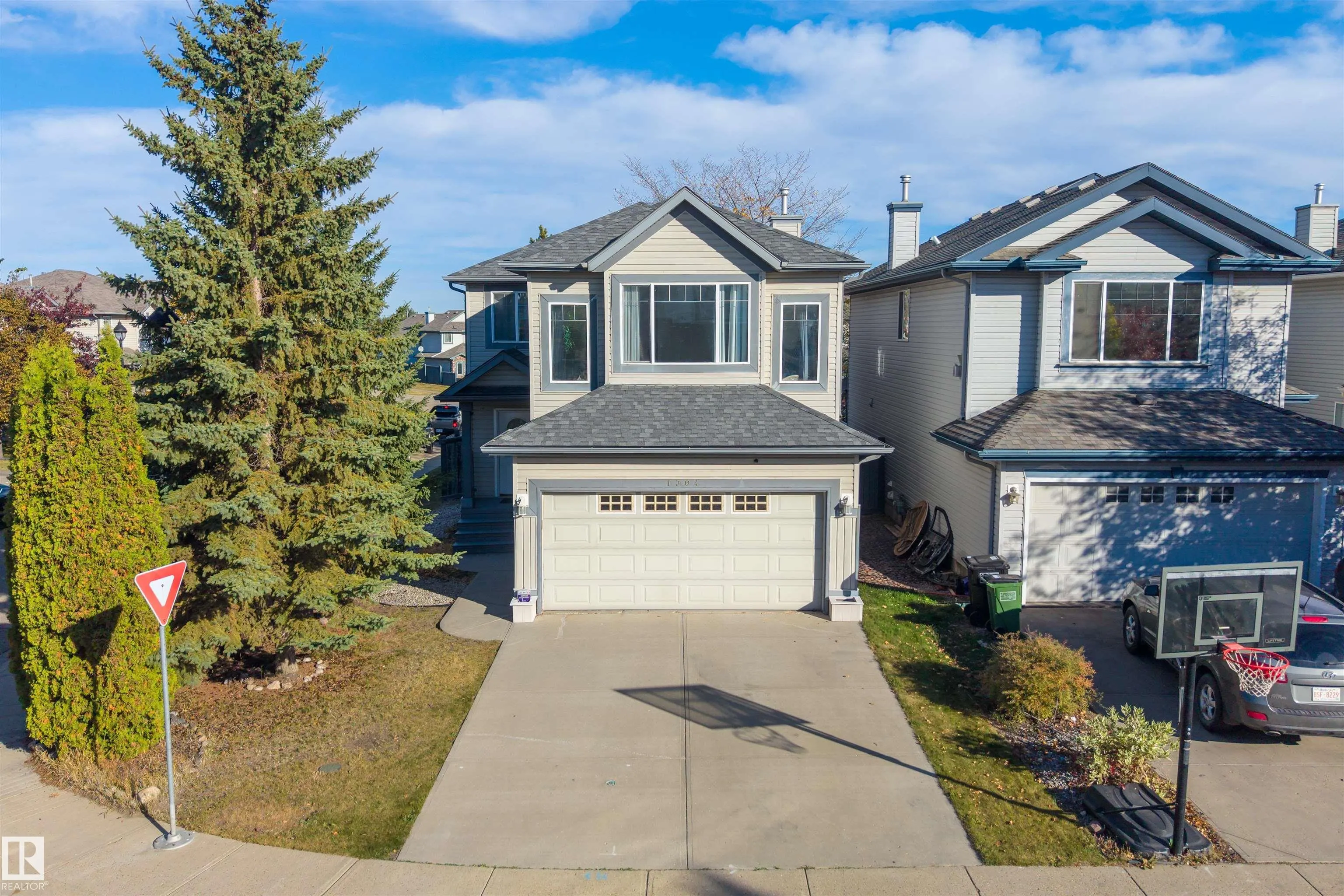 1304 BARNES Close