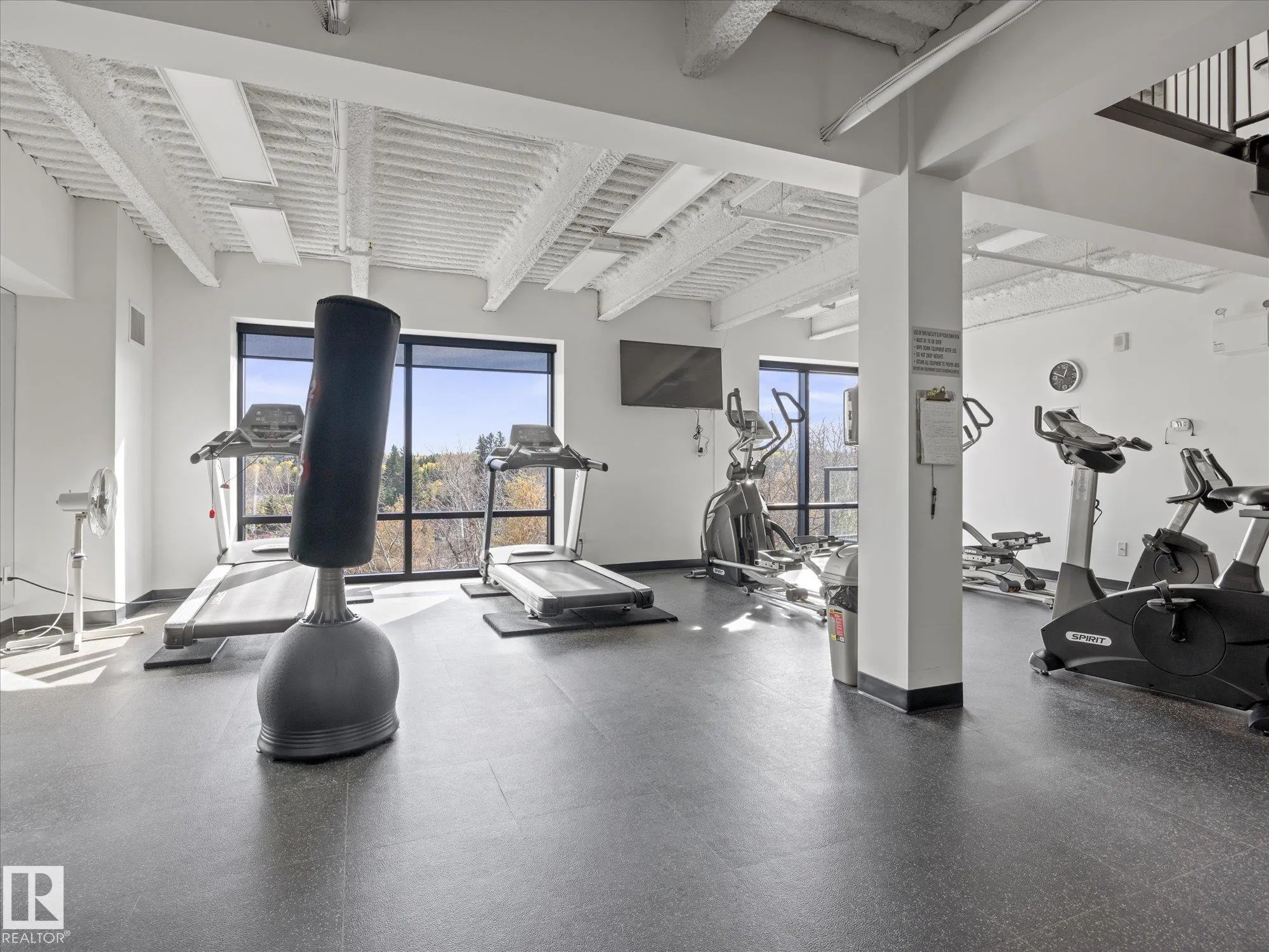 200 BELLEROSE Drive