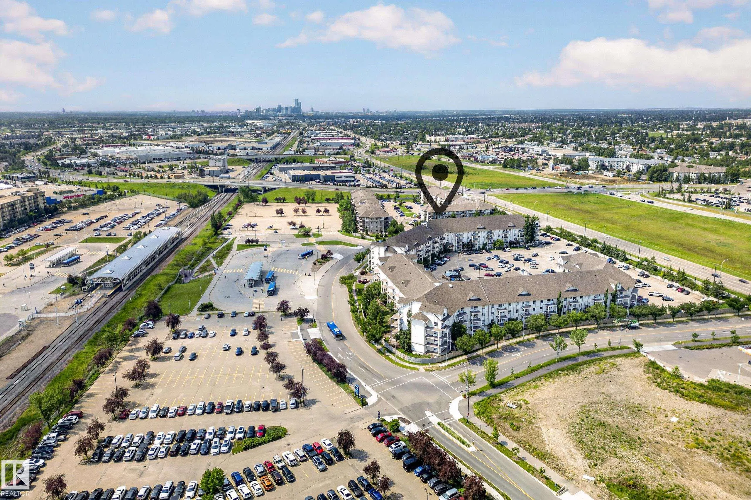 320 CLAREVIEW STATION Drive