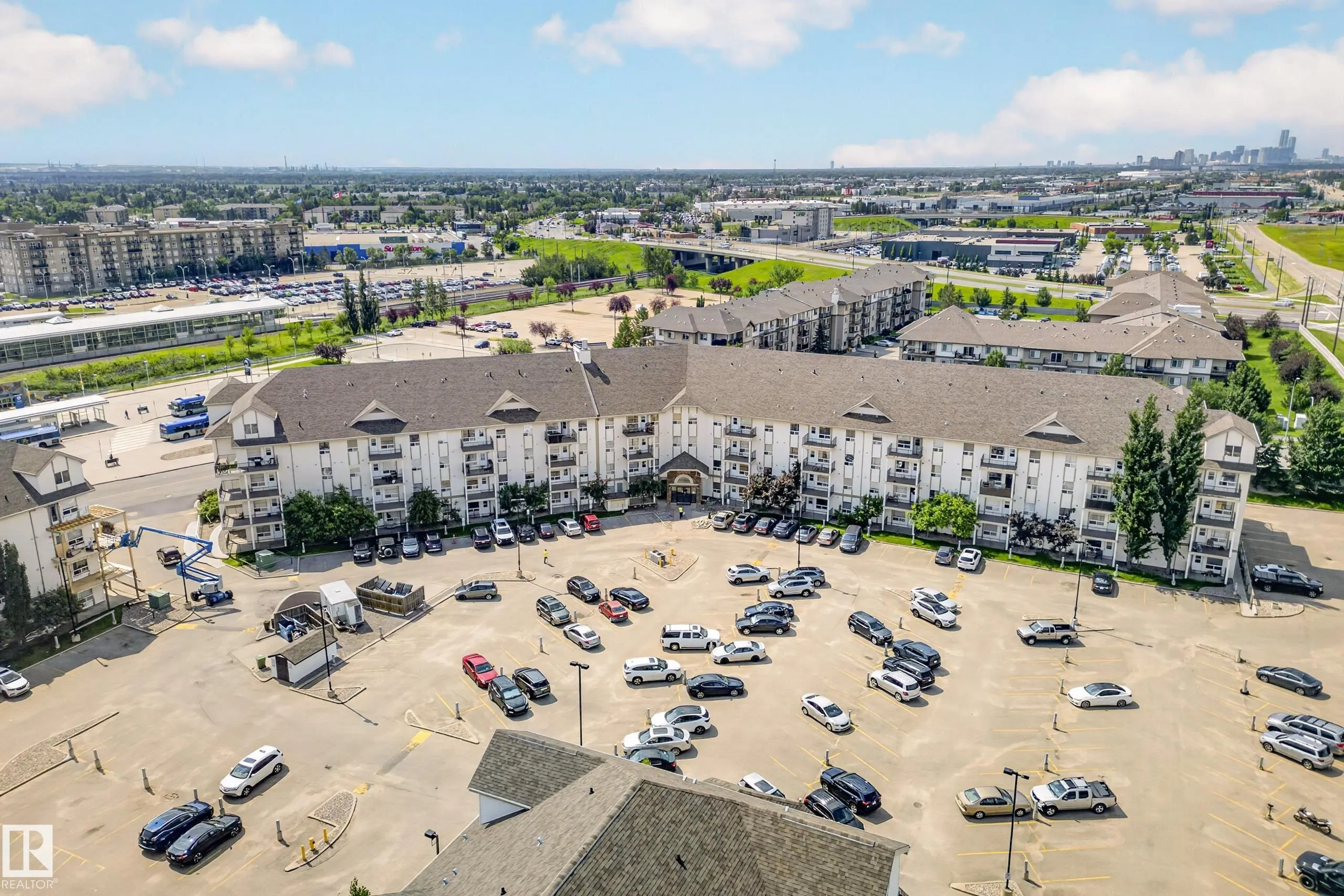 320 CLAREVIEW STATION Drive