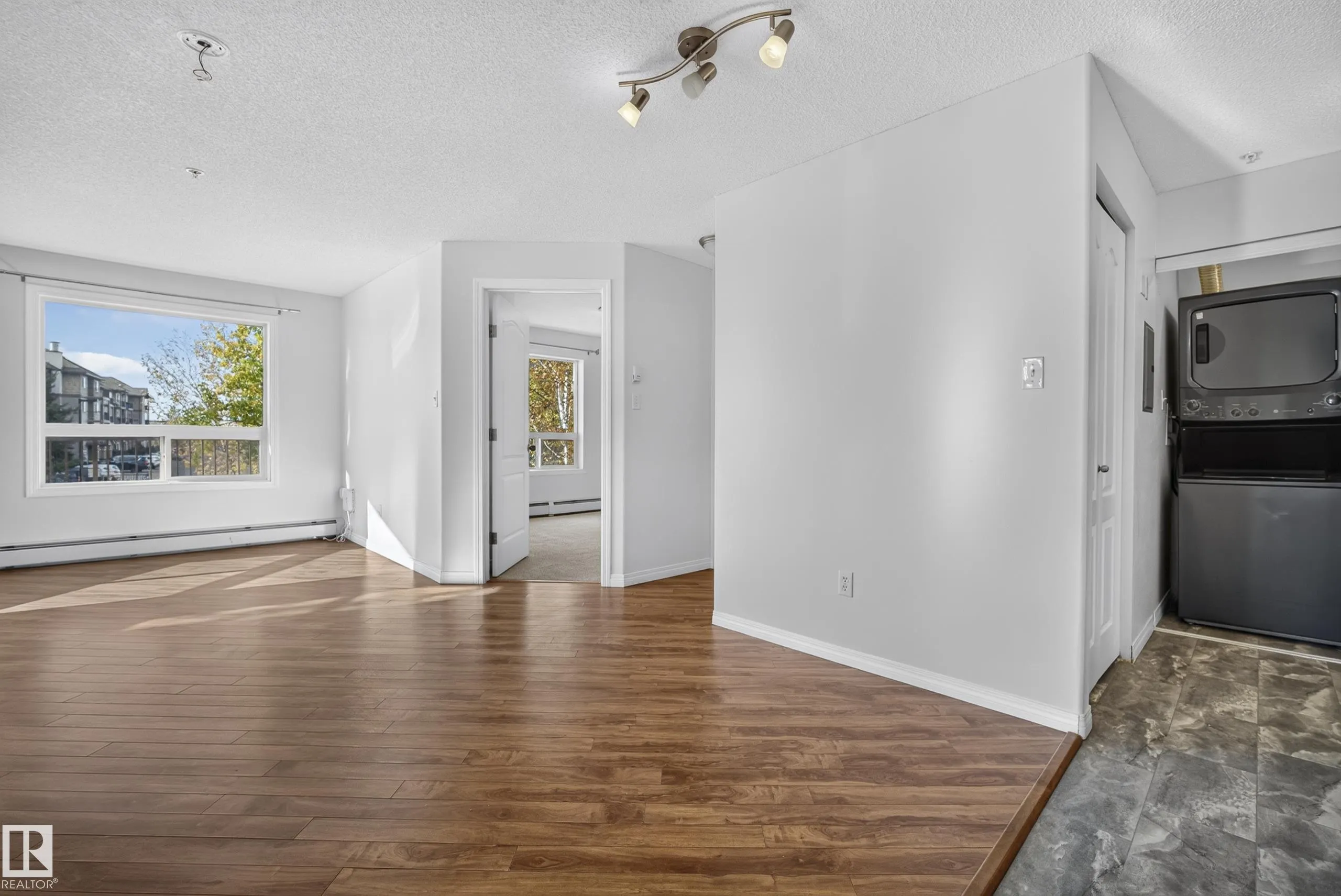 320 CLAREVIEW STATION Drive