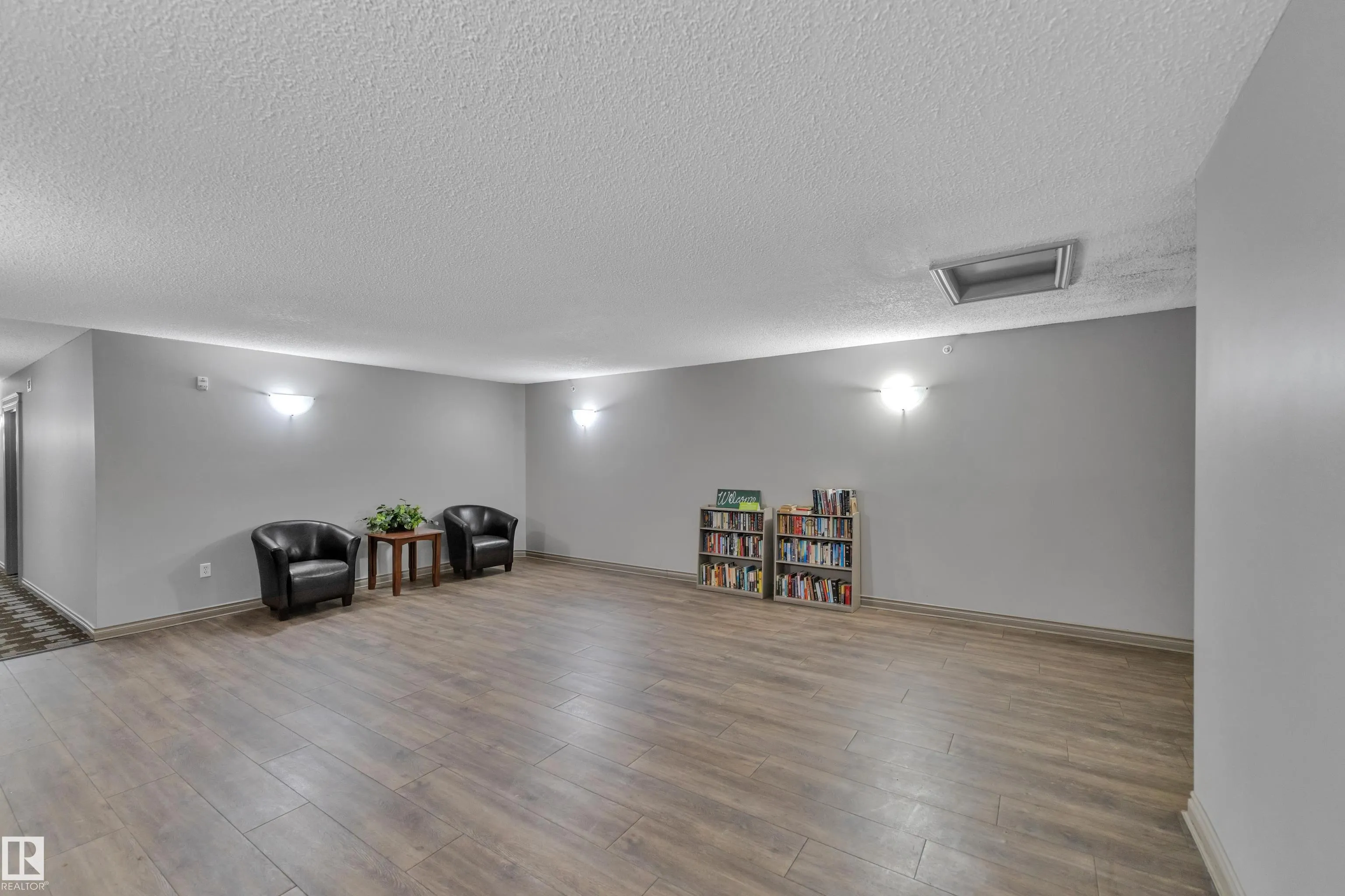 905 BLACKLOCK Way