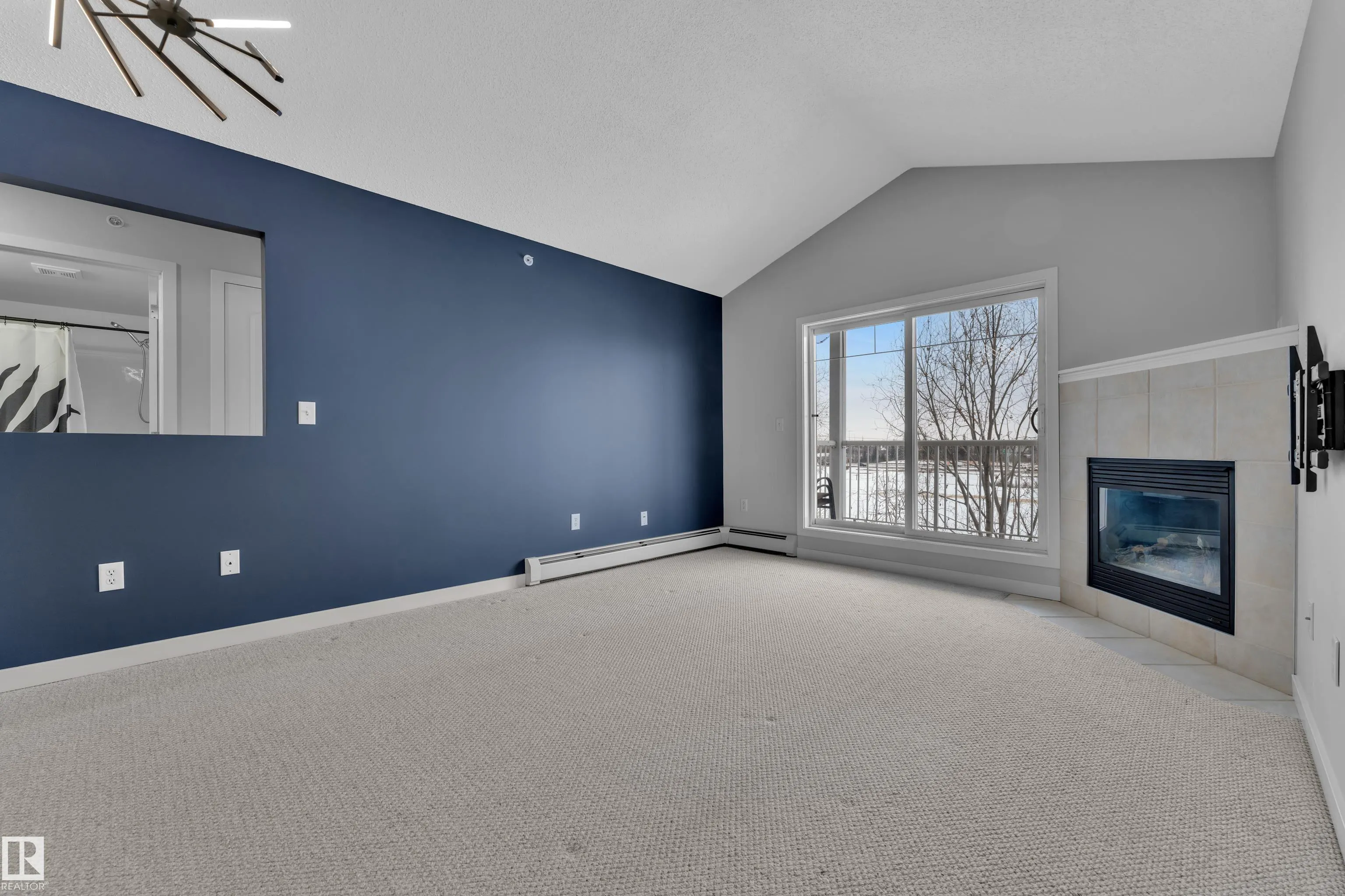 905 BLACKLOCK Way